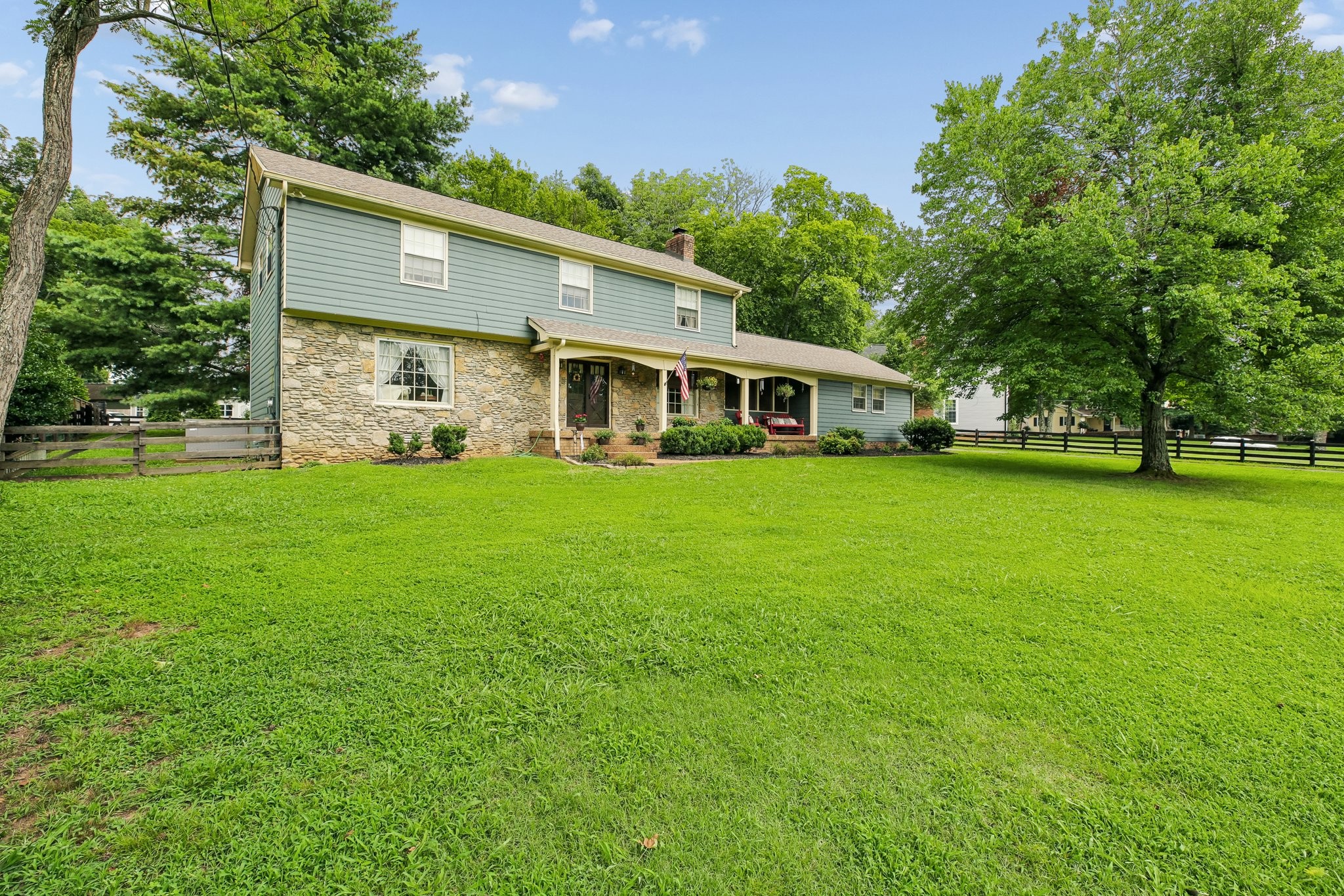178 Meadowlake Dr
