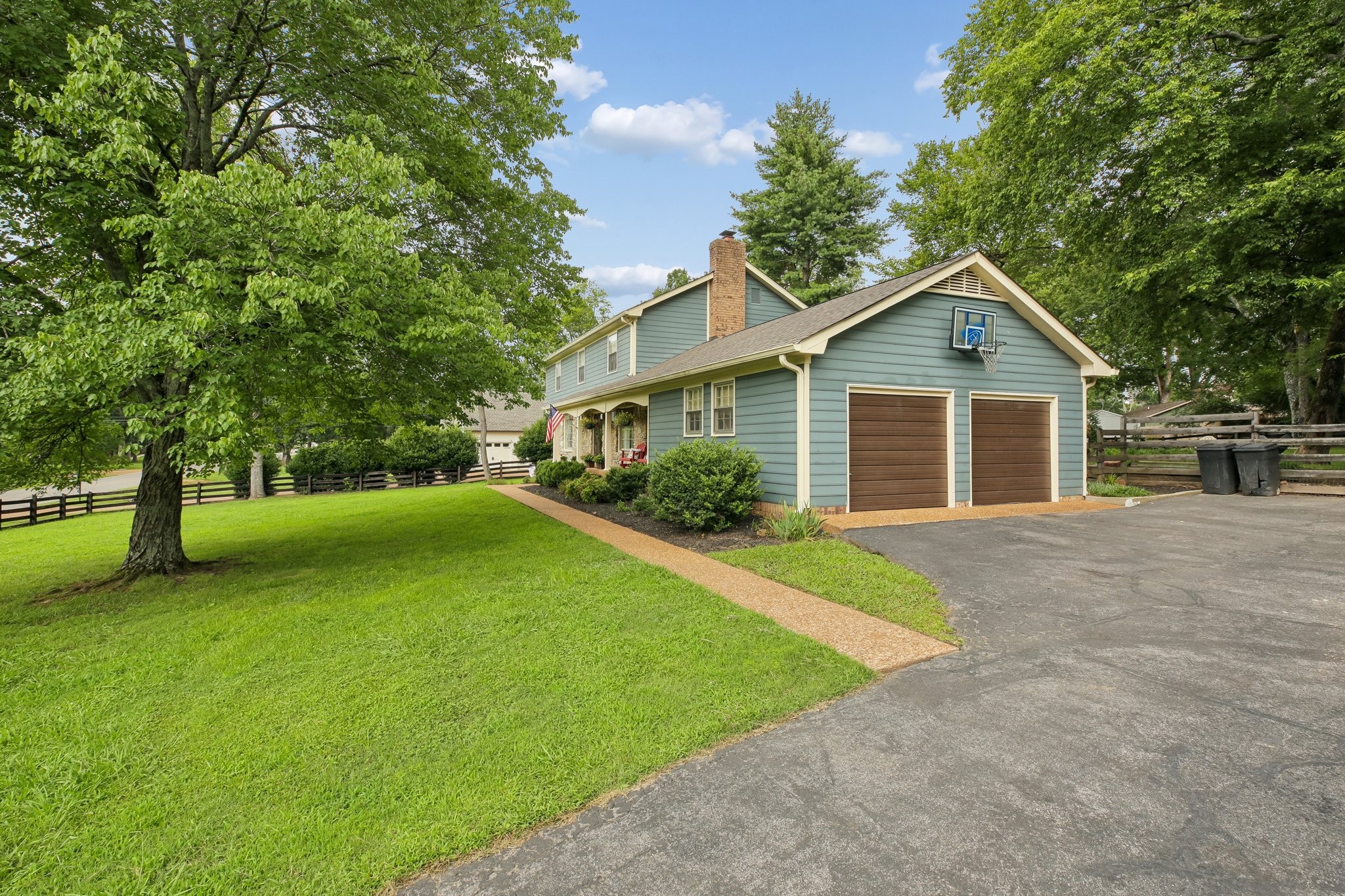 178 Meadowlake Dr
