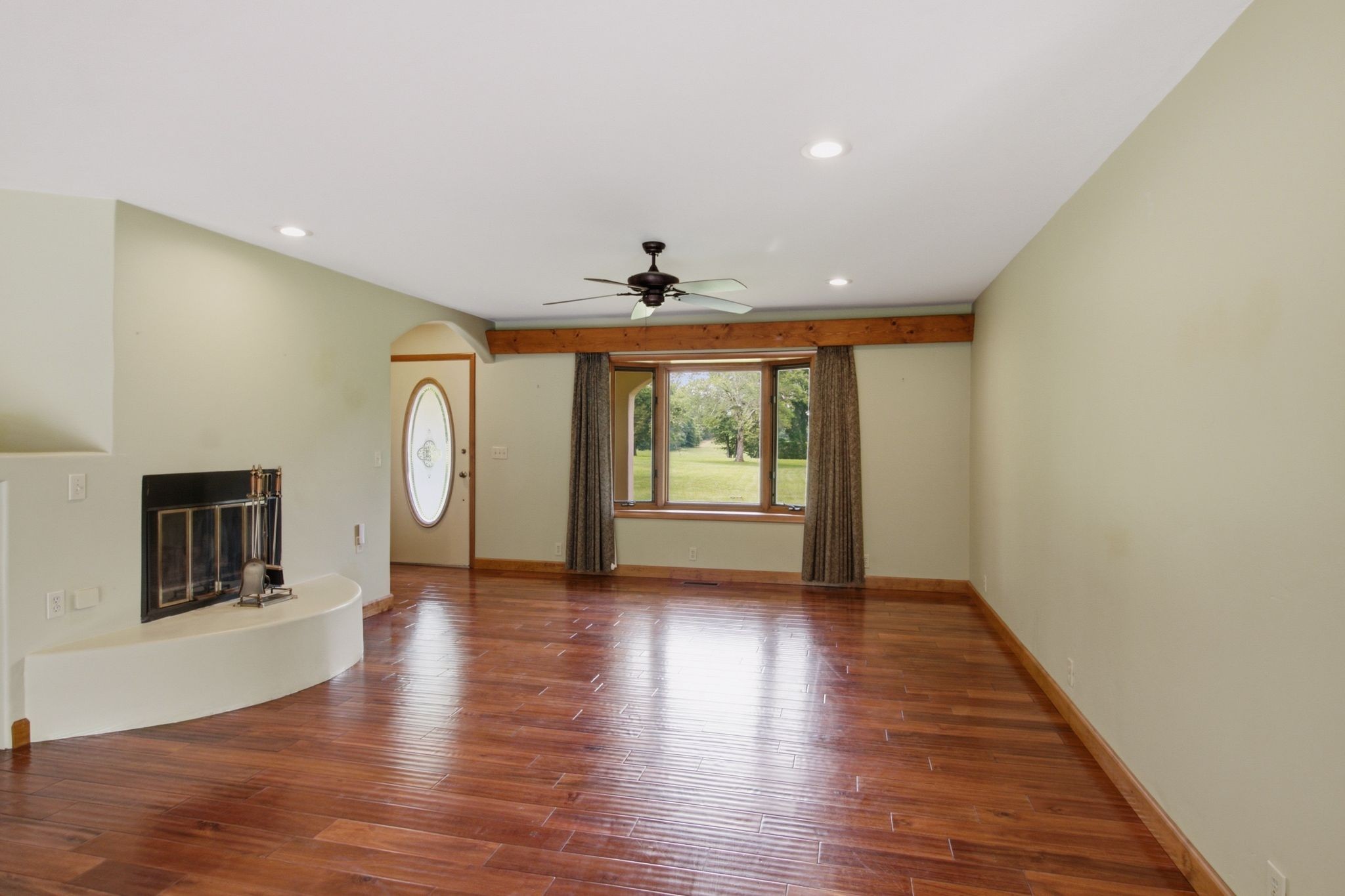 380 McIntosh Rd