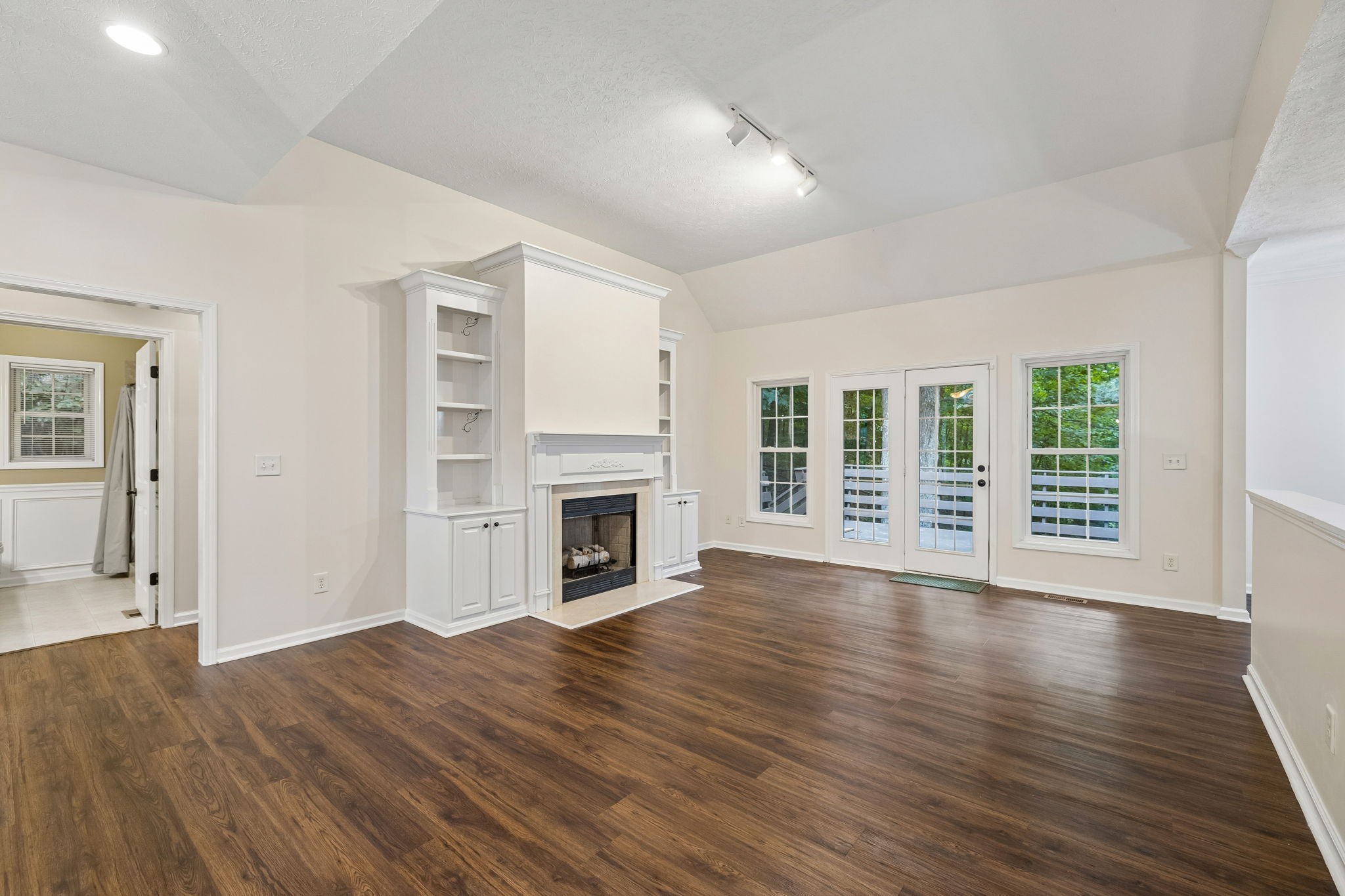 106 Creek Trail Ct
