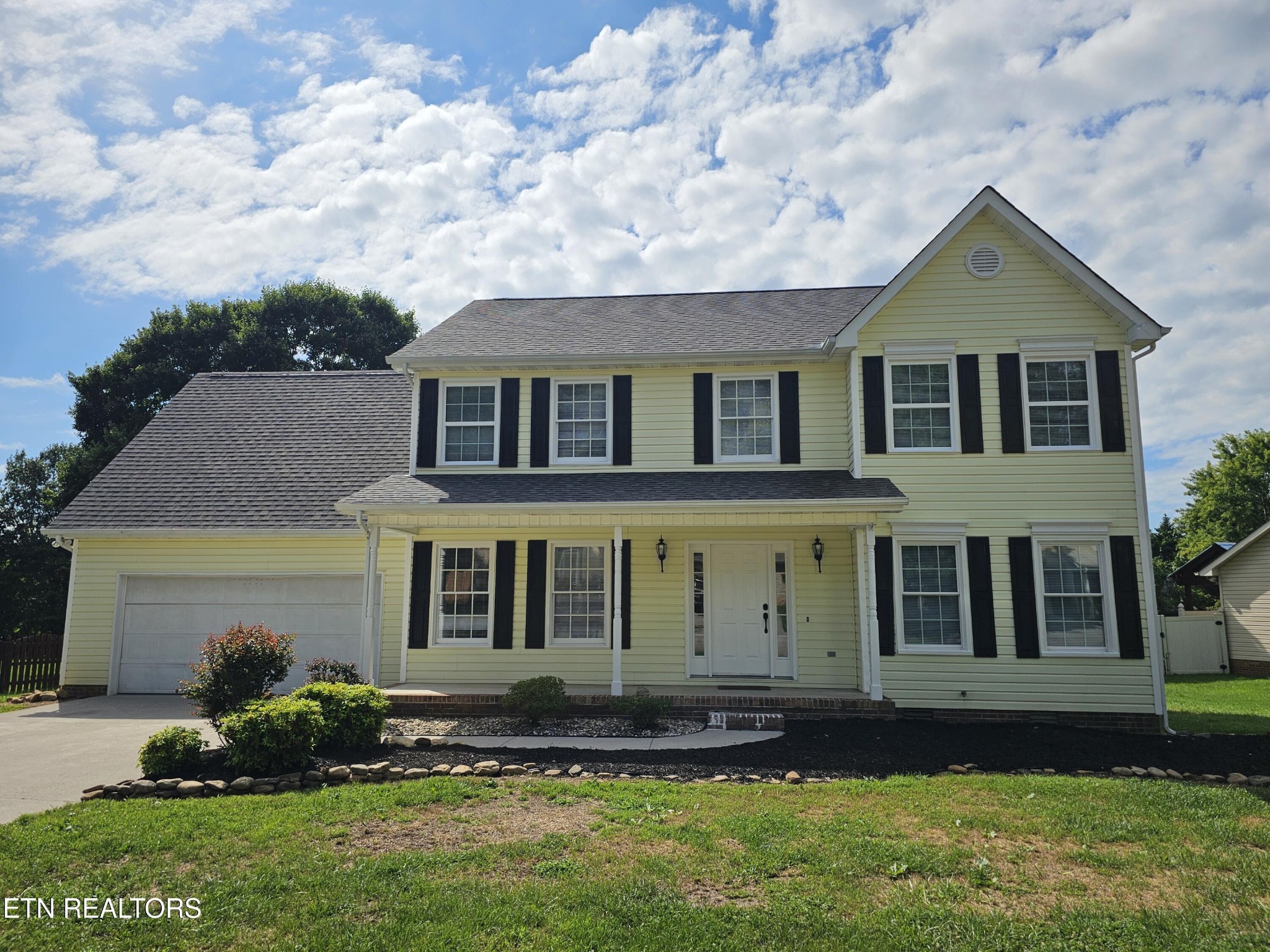 2818 Fawnridge Lane