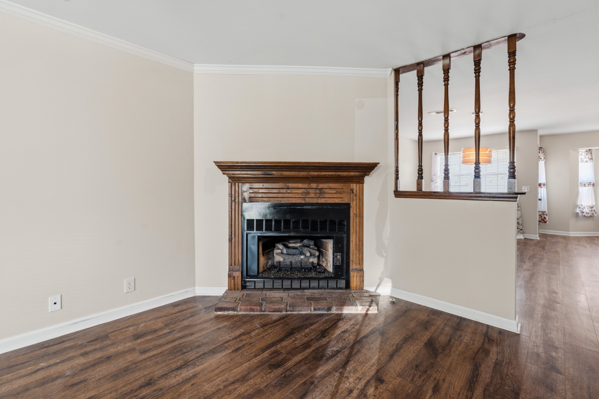 40 Rolling Meadows Dr