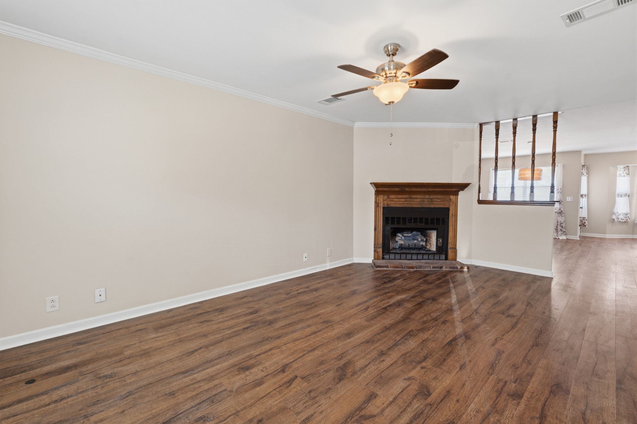 40 Rolling Meadows Dr