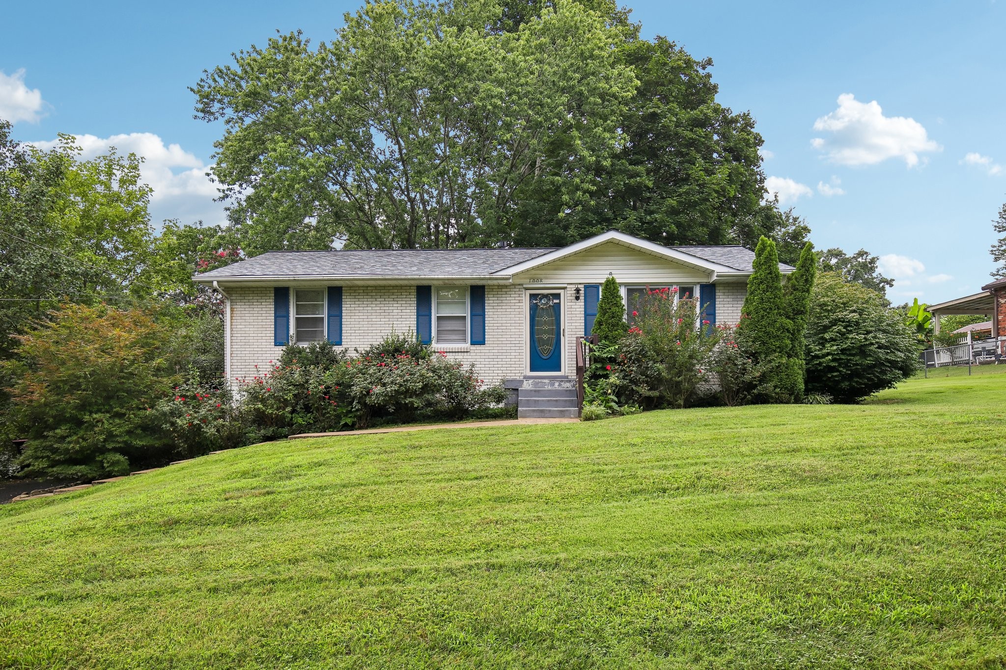 1008 Mayes Dr