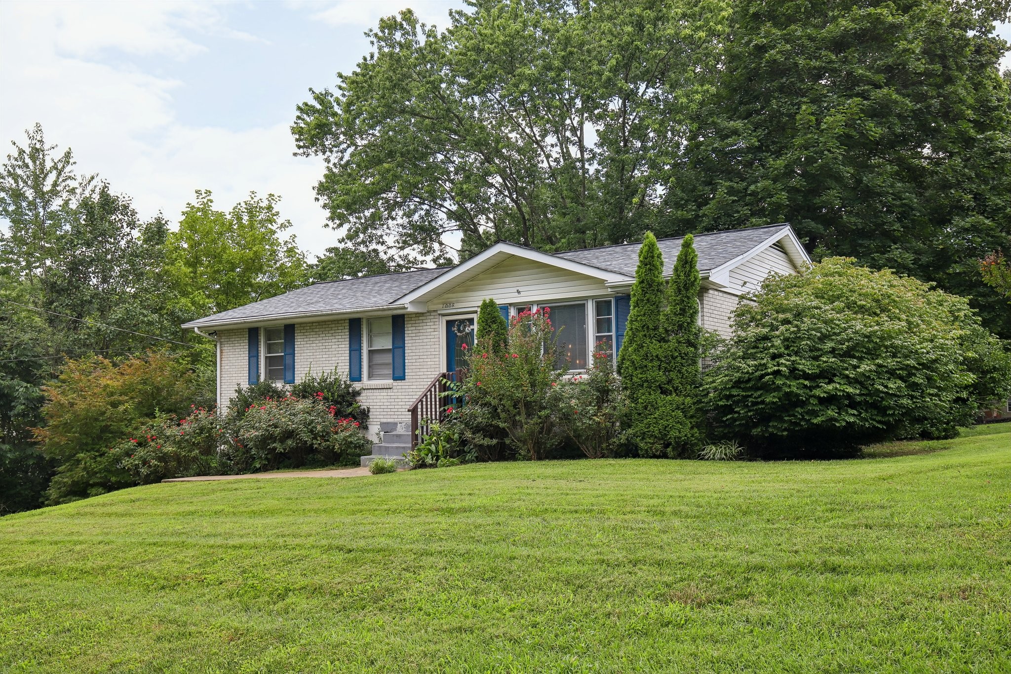 1008 Mayes Dr