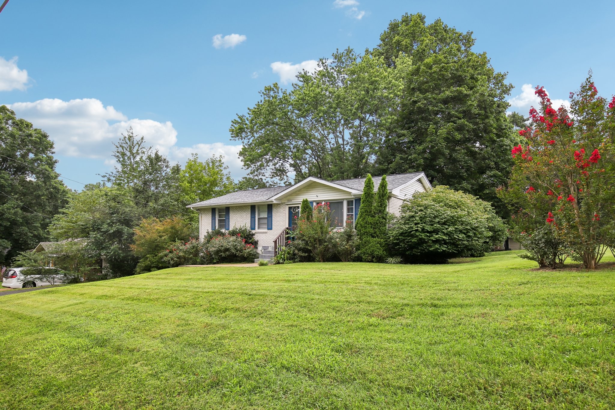 1008 Mayes Dr