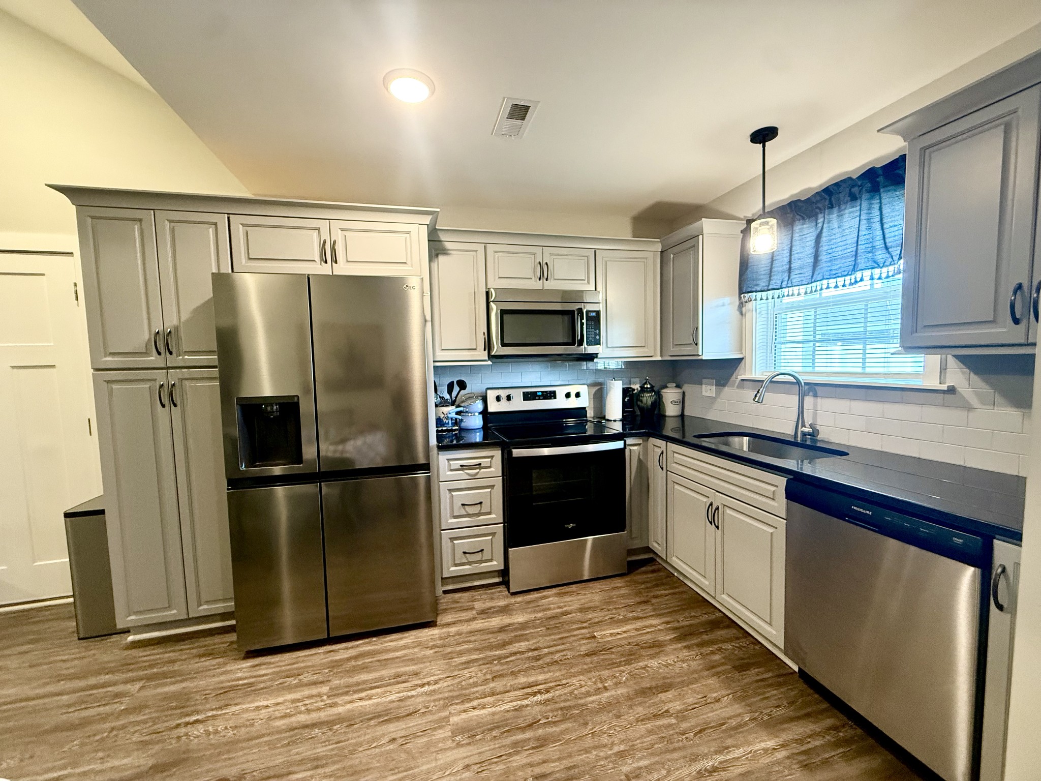 216 Nichols Dr