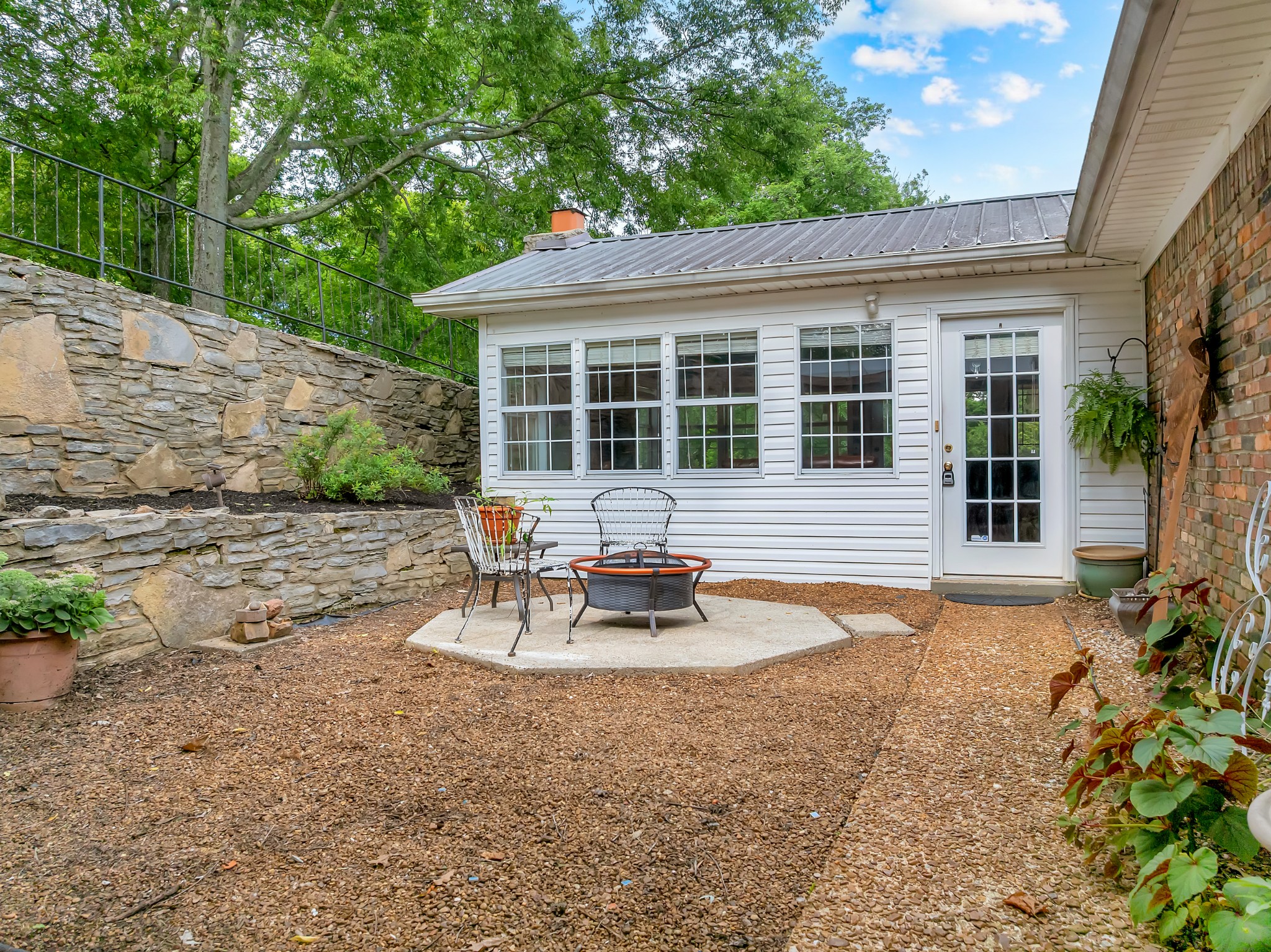 102 Jefferson Dr