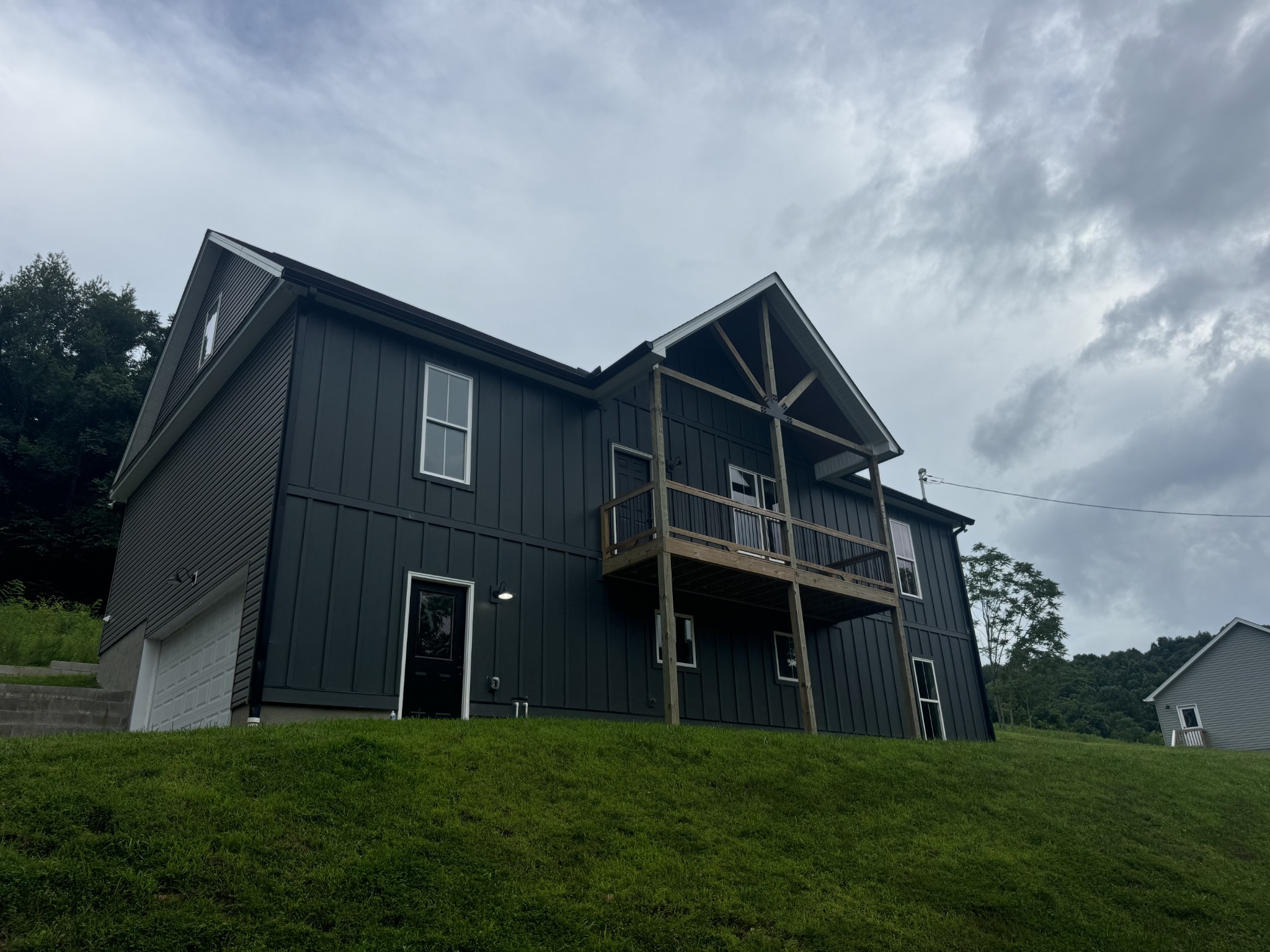 2055 Collier Rd