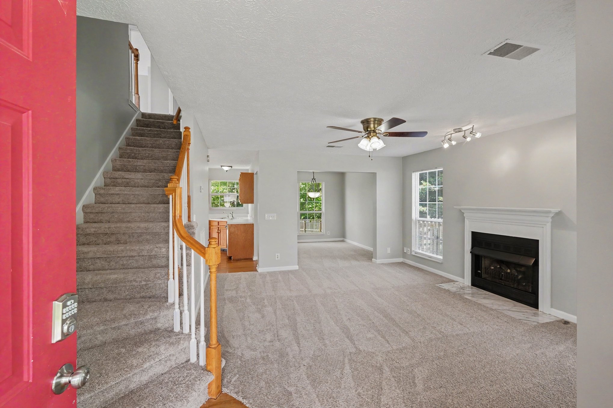 104 Deer Ridge Ln