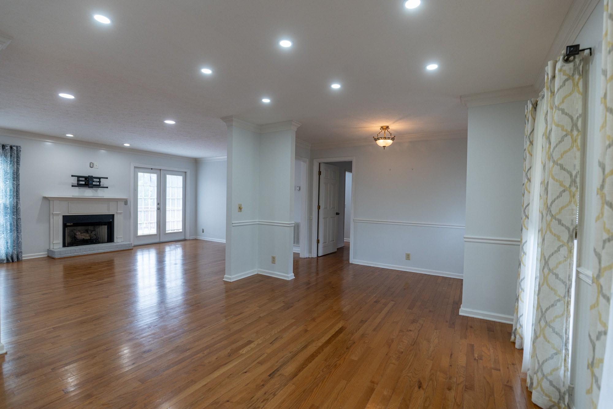 396 Solitude Cir