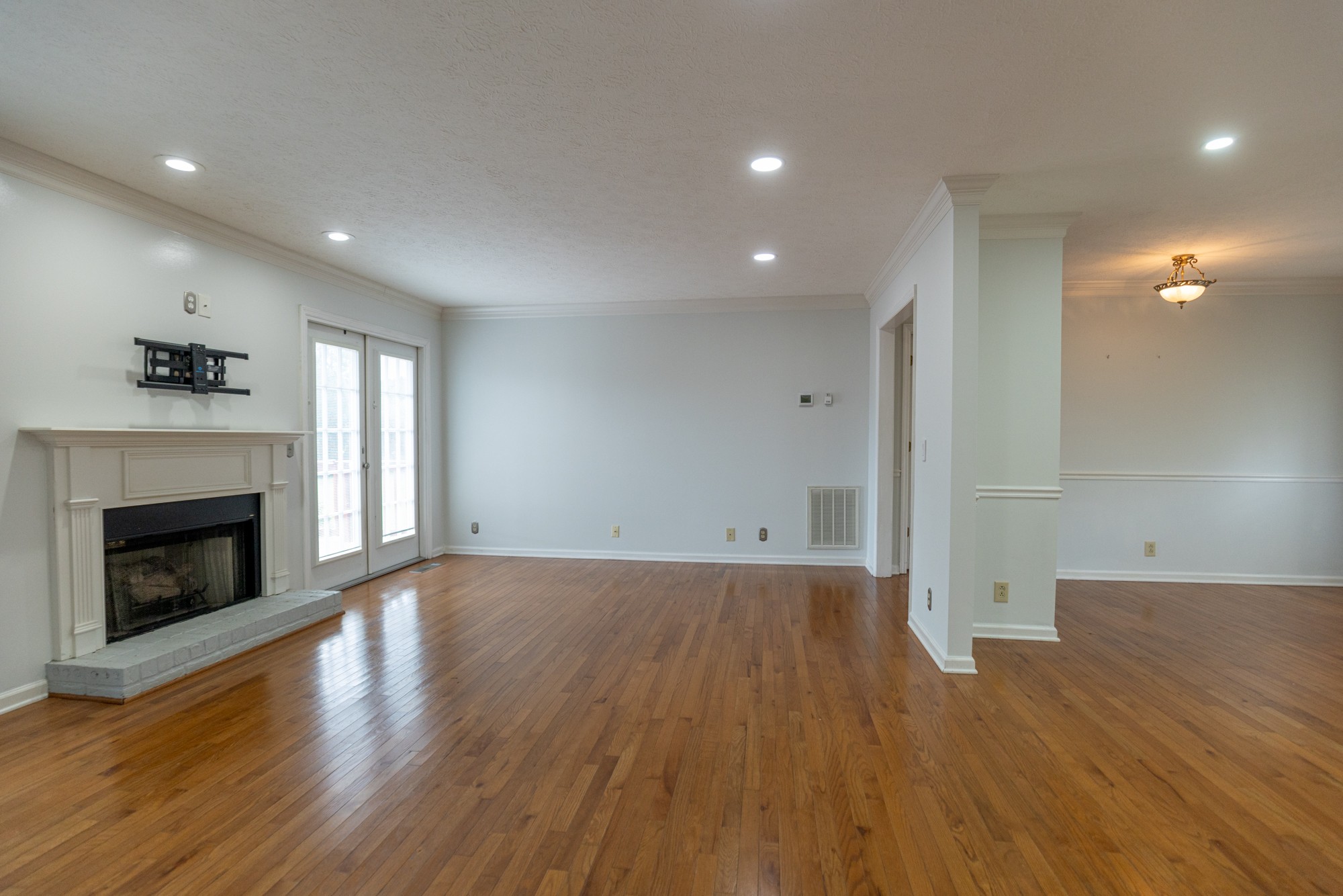 396 Solitude Cir