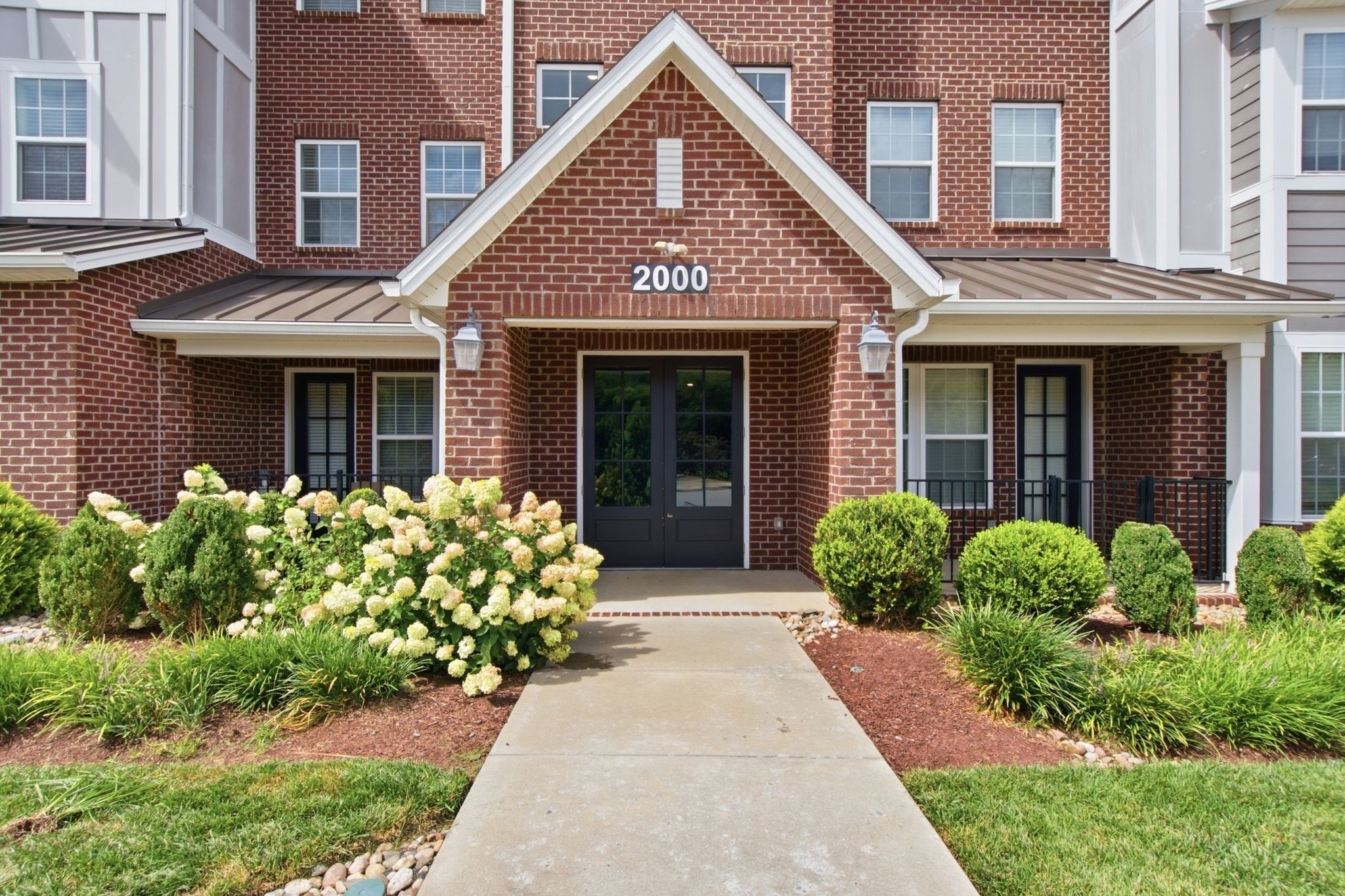 2000 Shadow Green Drive