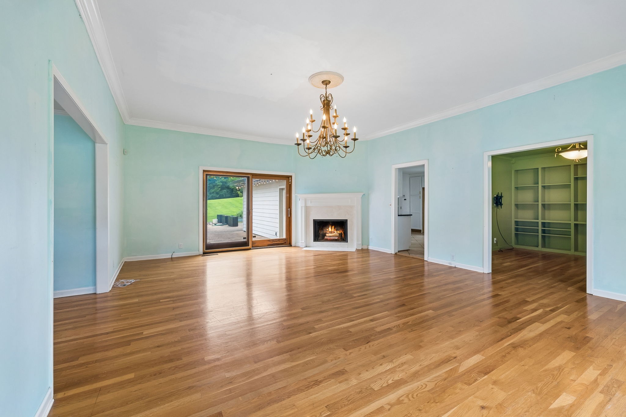702 Wilson Pike