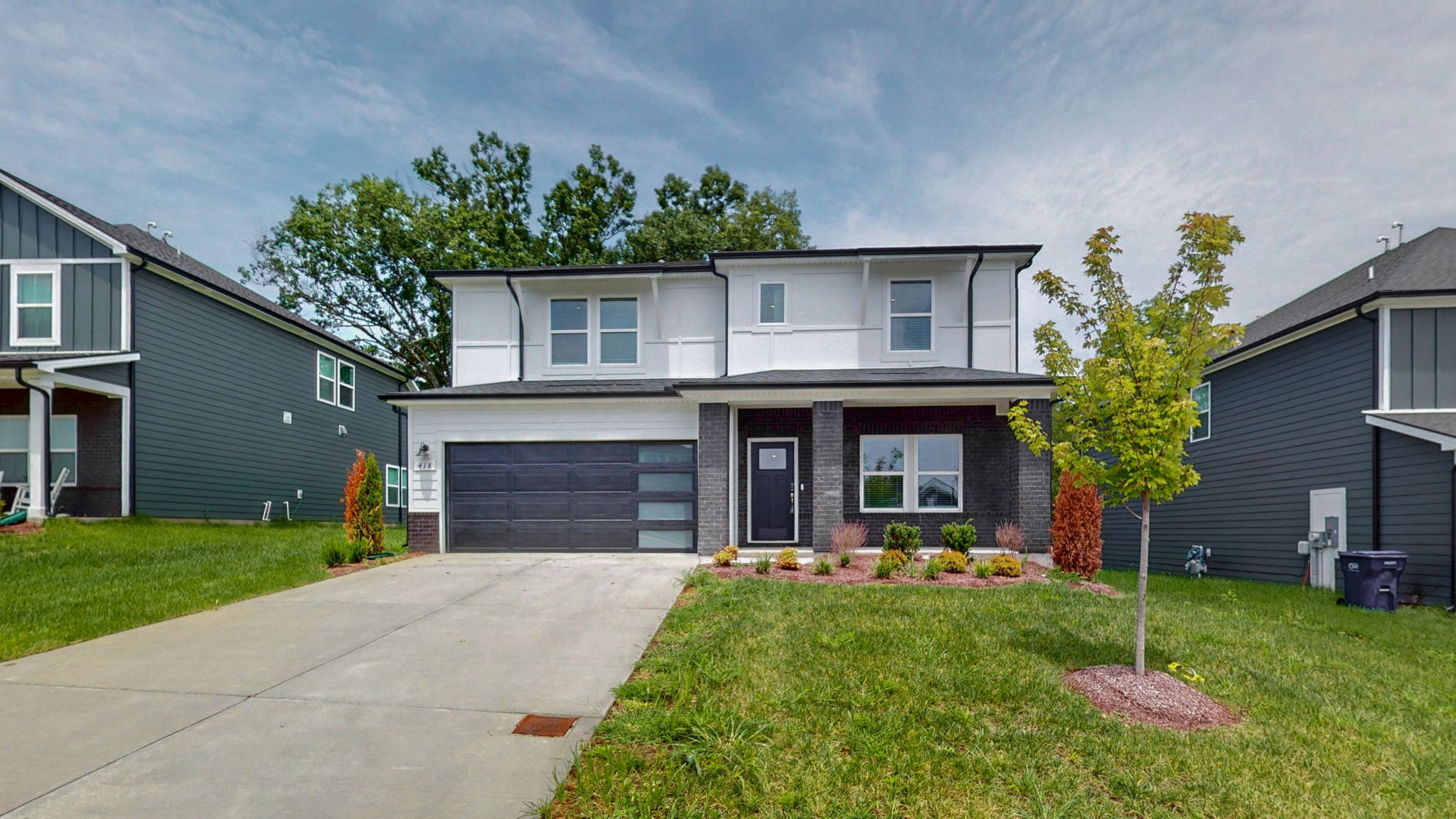 418 Long Dr