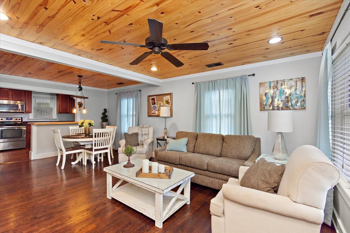 110 Battlefield Dr