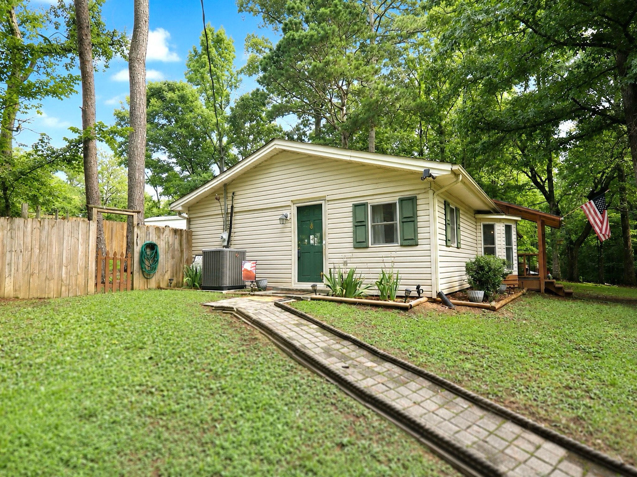 147 Norwood Drive, SE
