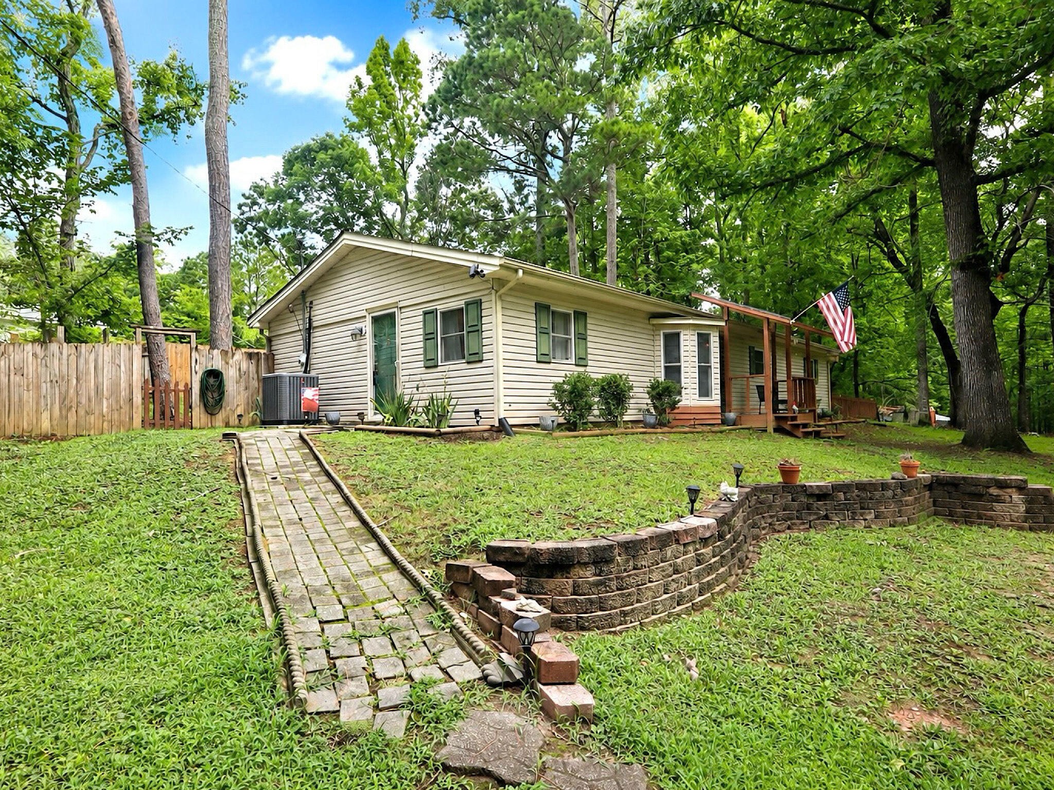 147 Norwood Drive, SE
