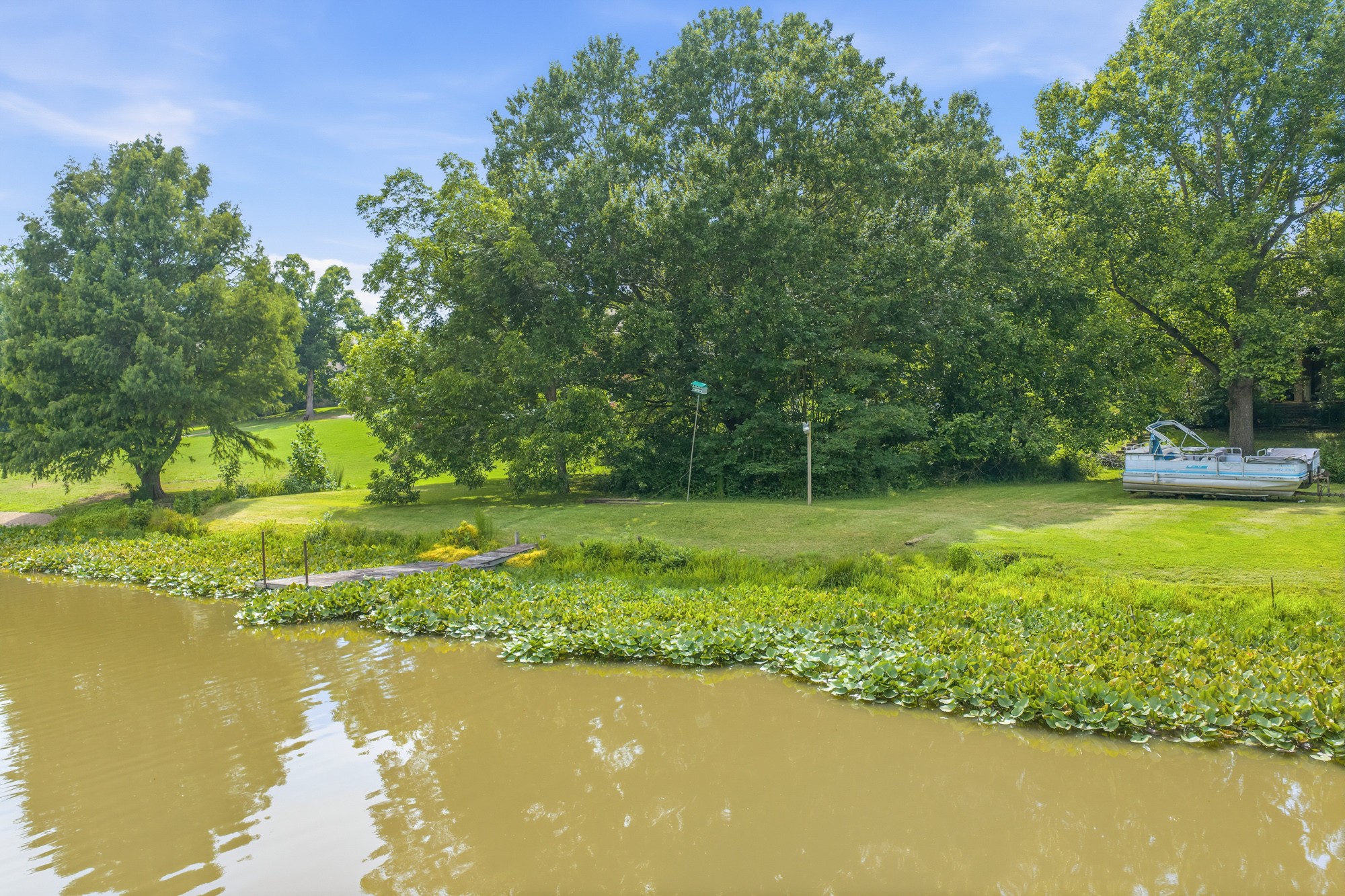 435 Lakeshore Dr