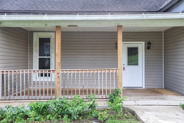 724 W Main St
