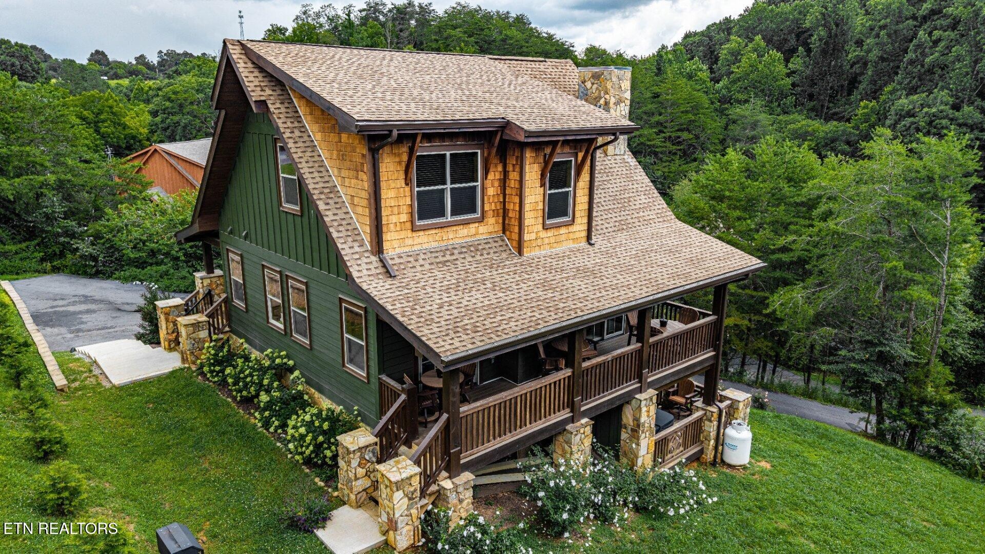 615 Rainbow Rd