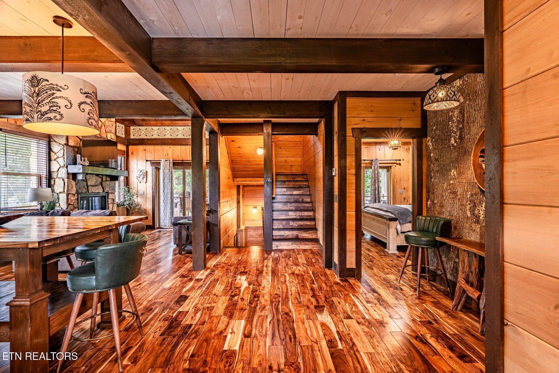 615 Rainbow Rd