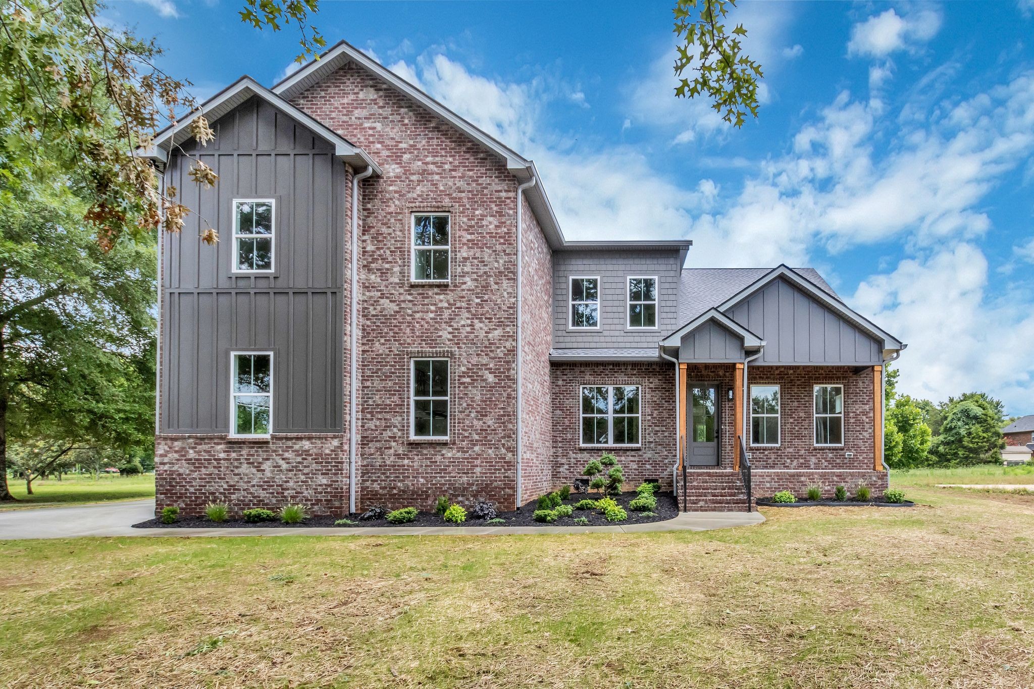 105 Arkow Ln