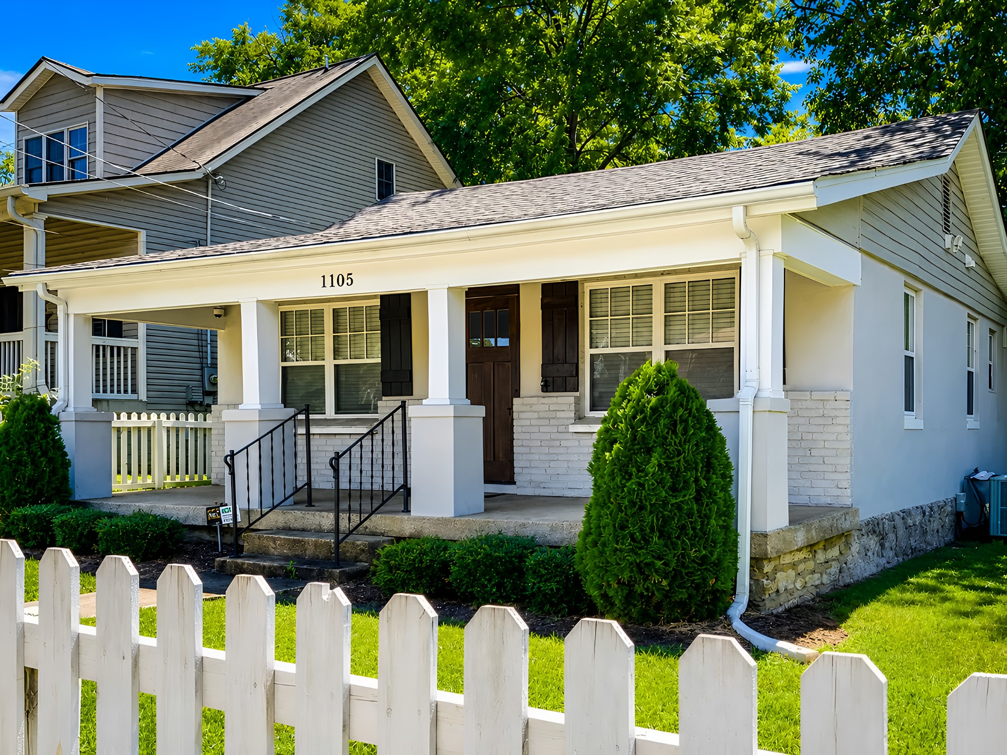1105 Summit Ave