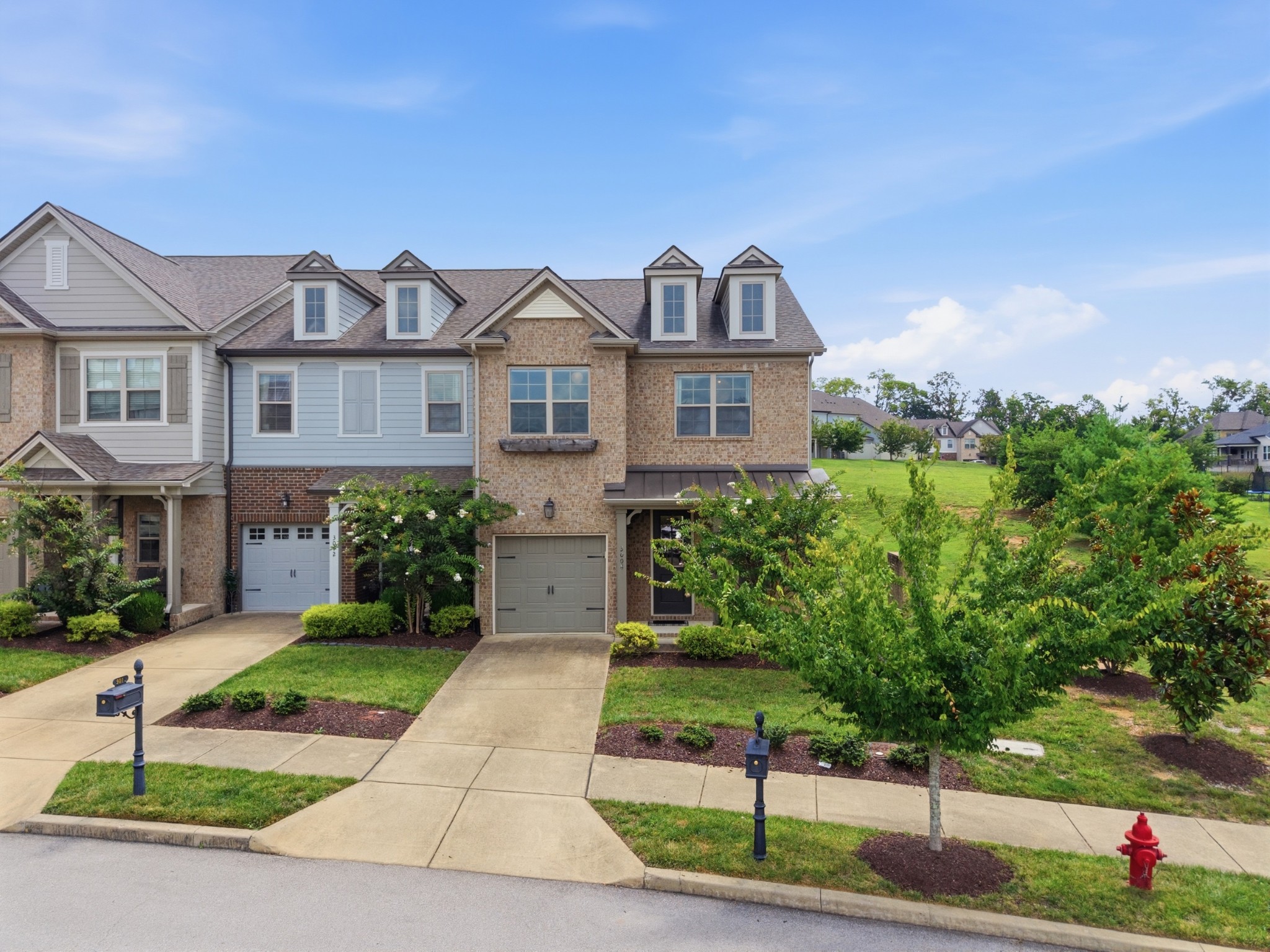 3008 Sassafras Ln