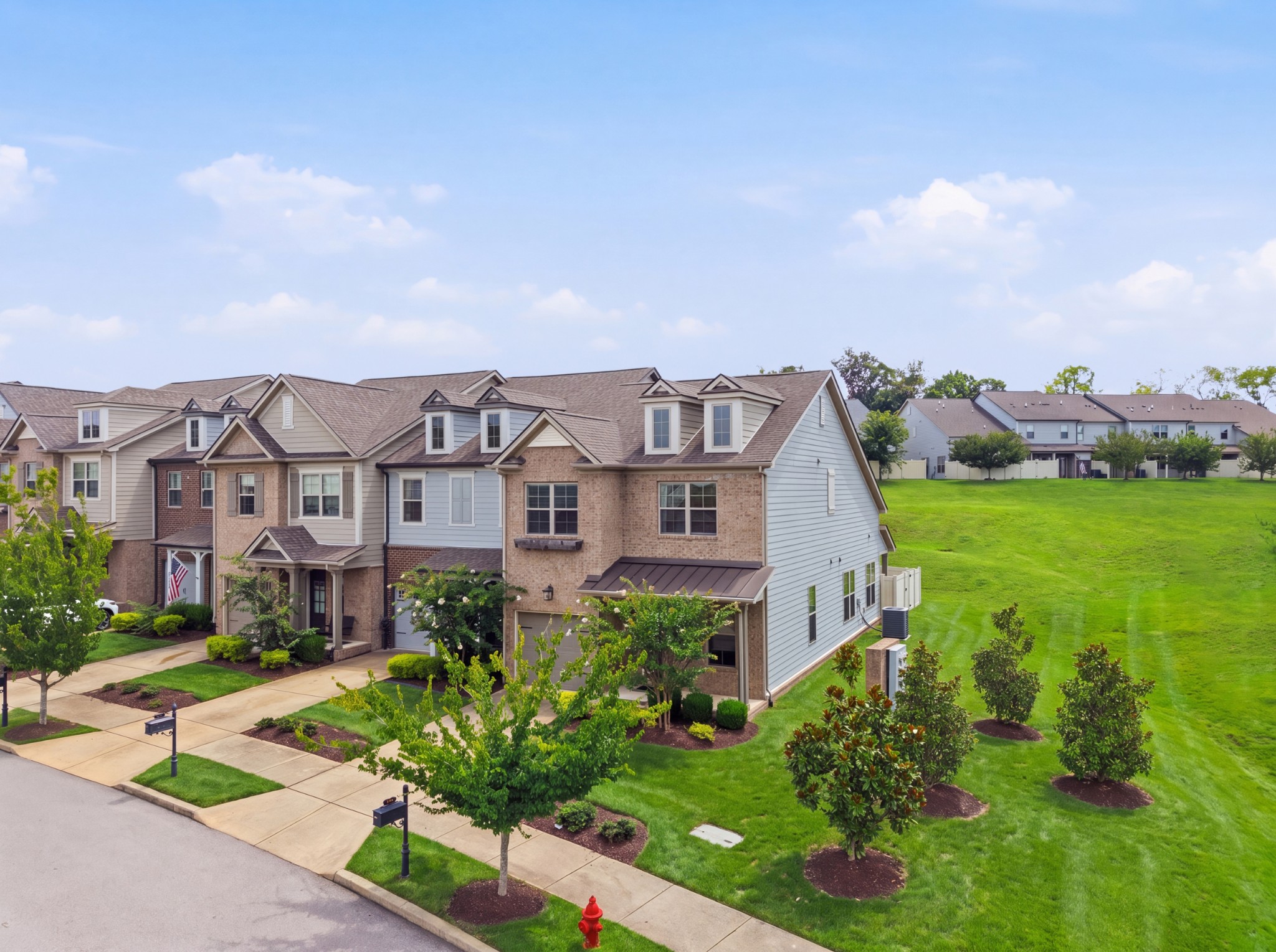 3008 Sassafras Ln