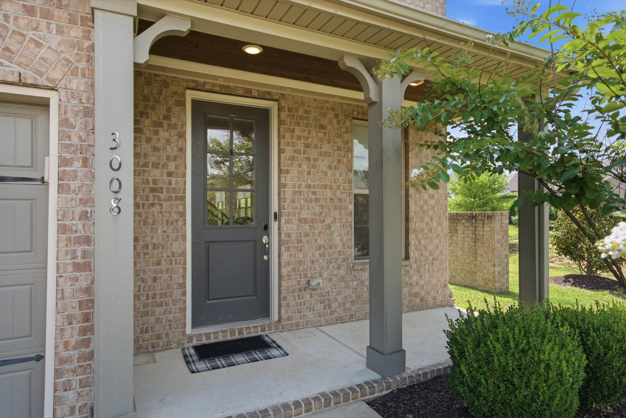 3008 Sassafras Ln