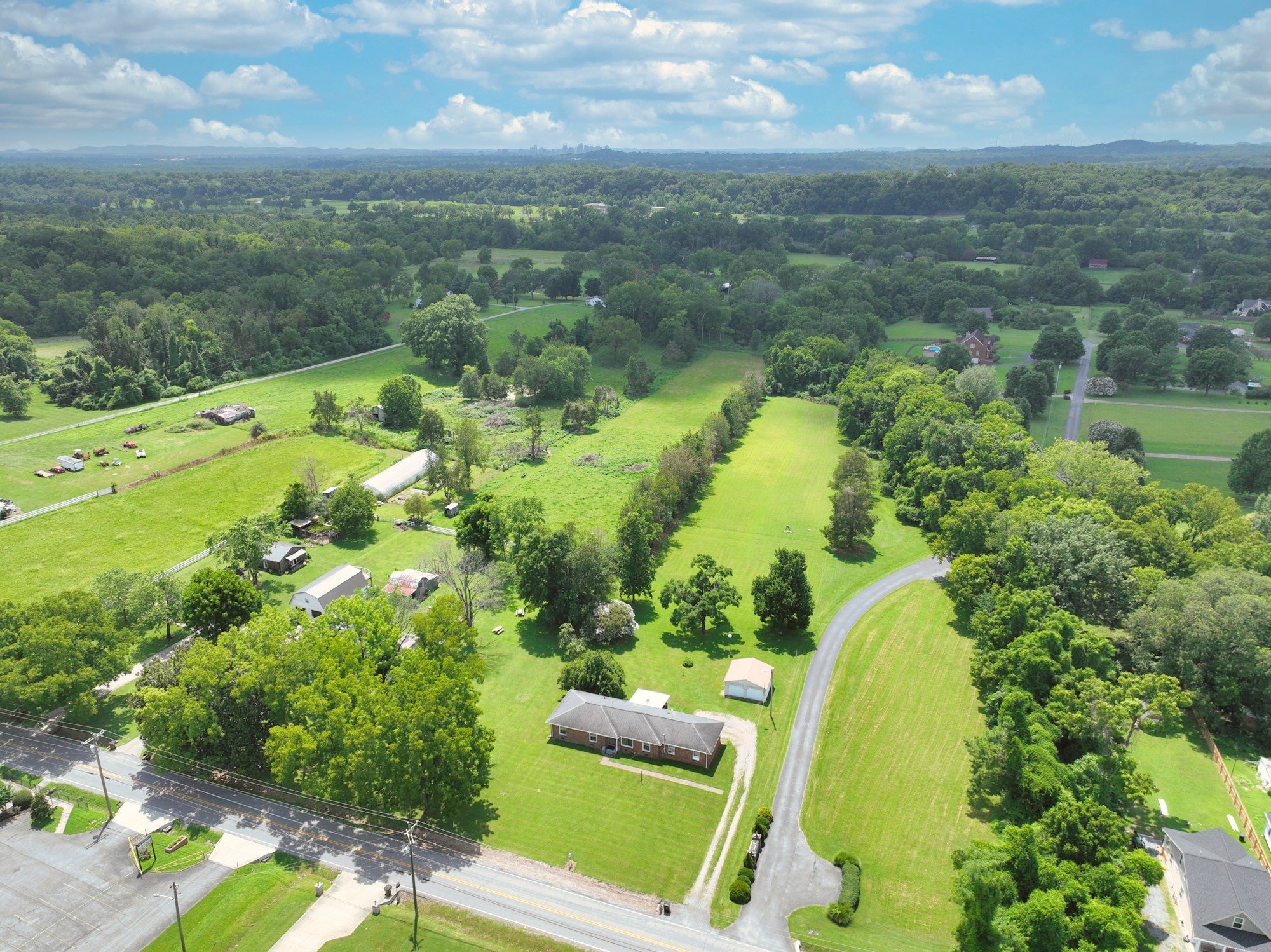 1544 Neelys Bend Rd
