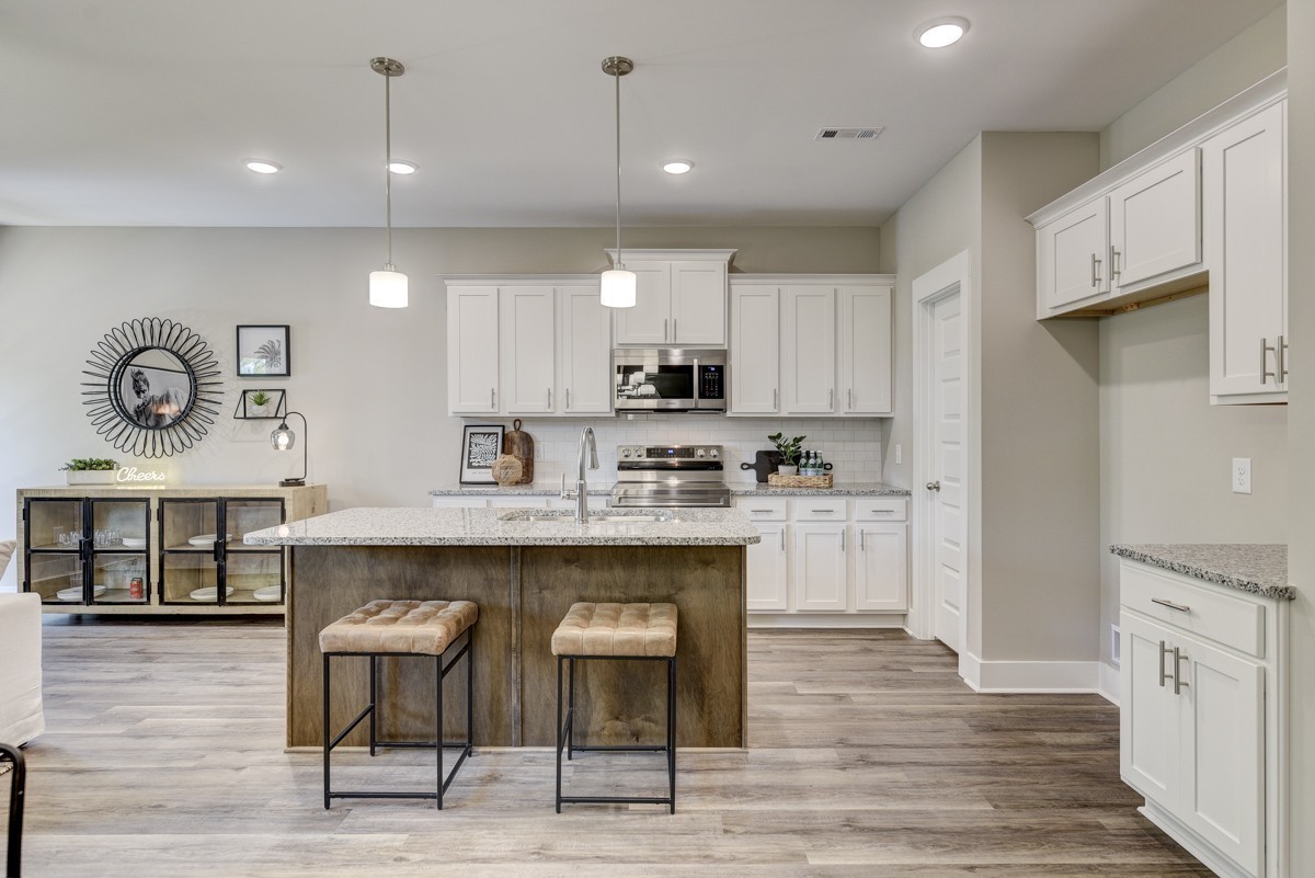 1222 Hayloft Pl