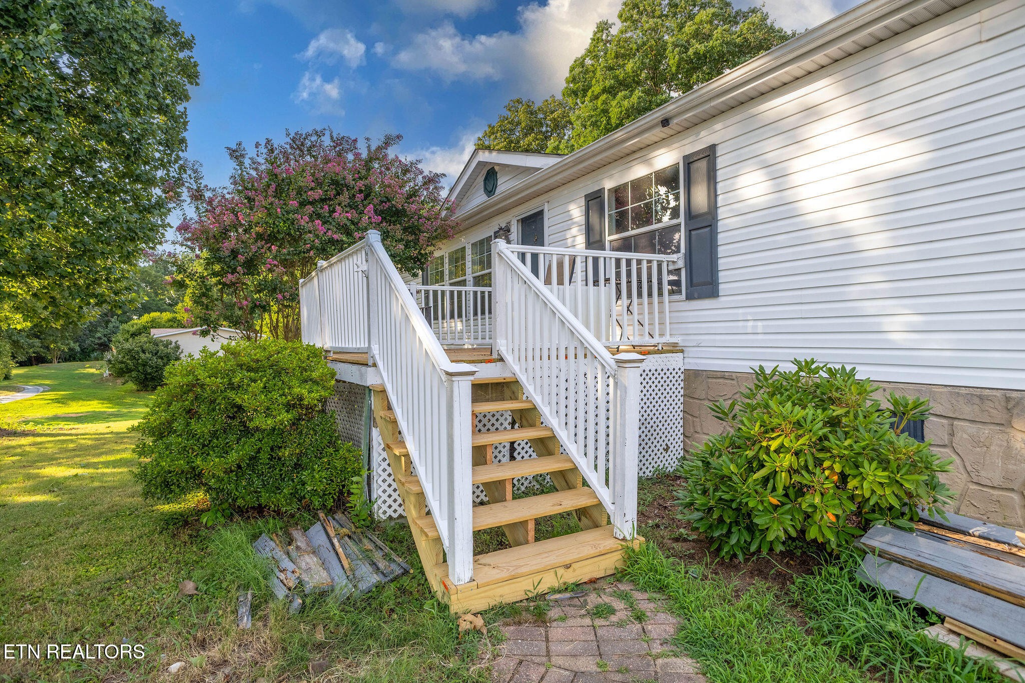 1138 Ridgeview Rd