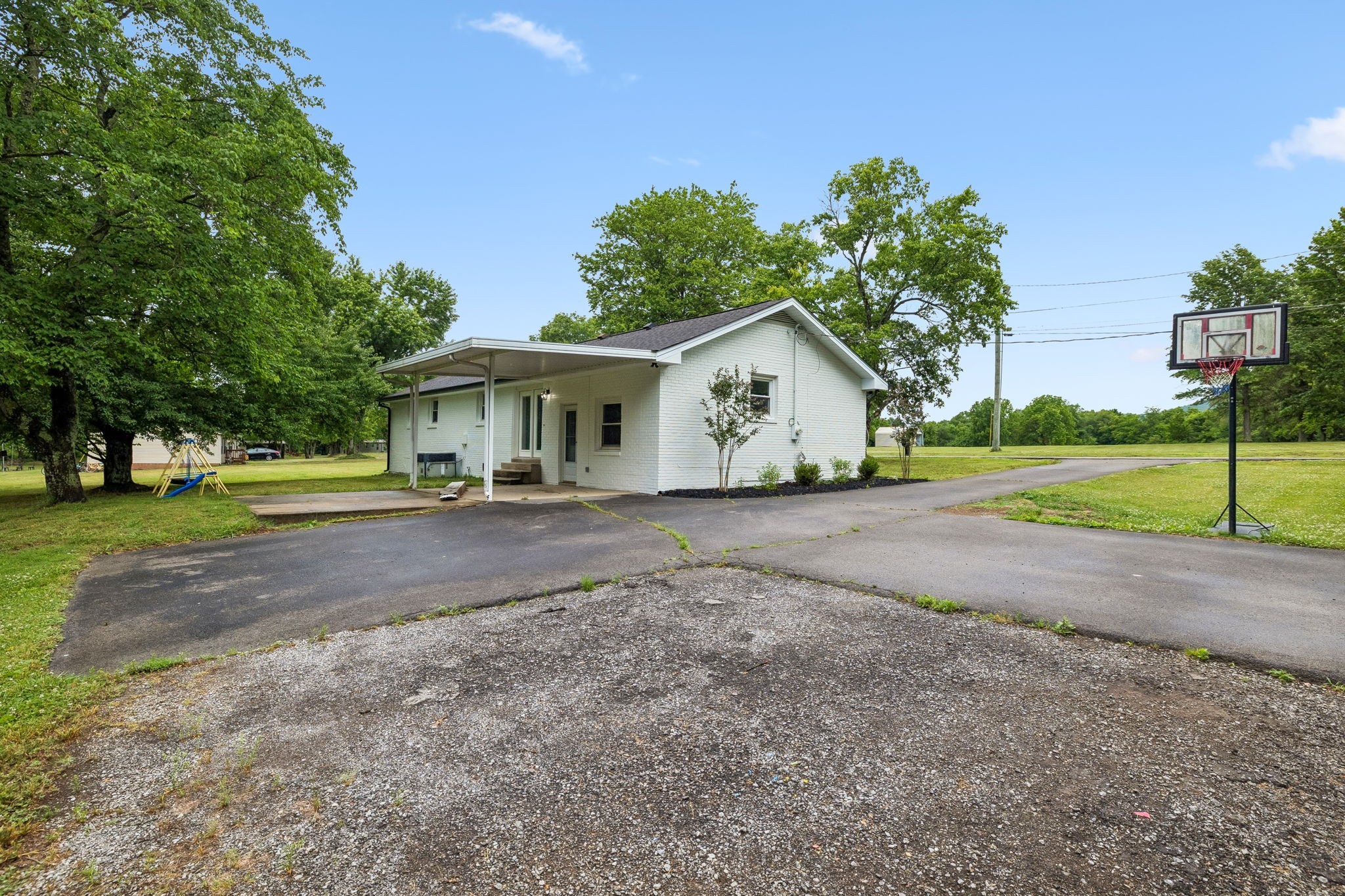 174 Young Rd