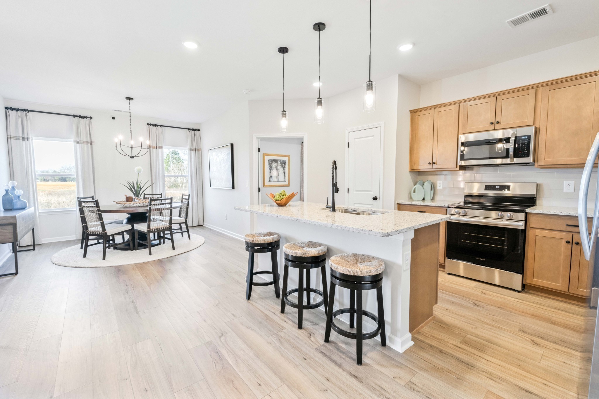 263 Claude Cir