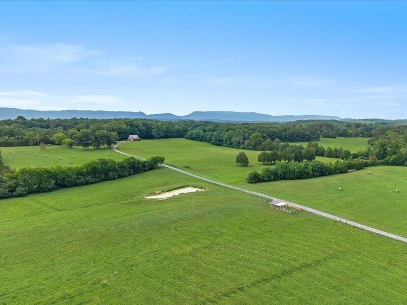 211 County Road 617