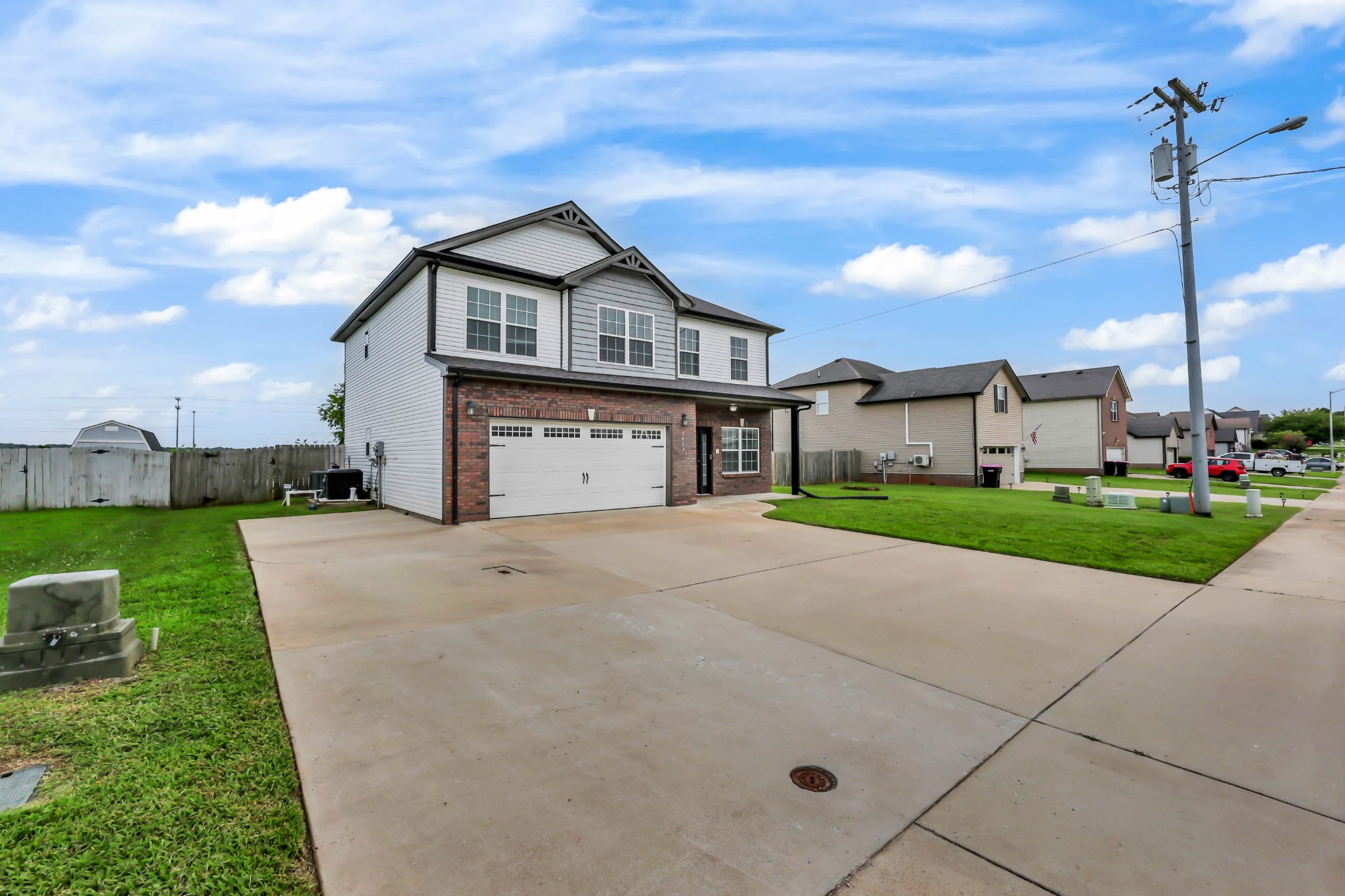 2428 Andersonville Dr