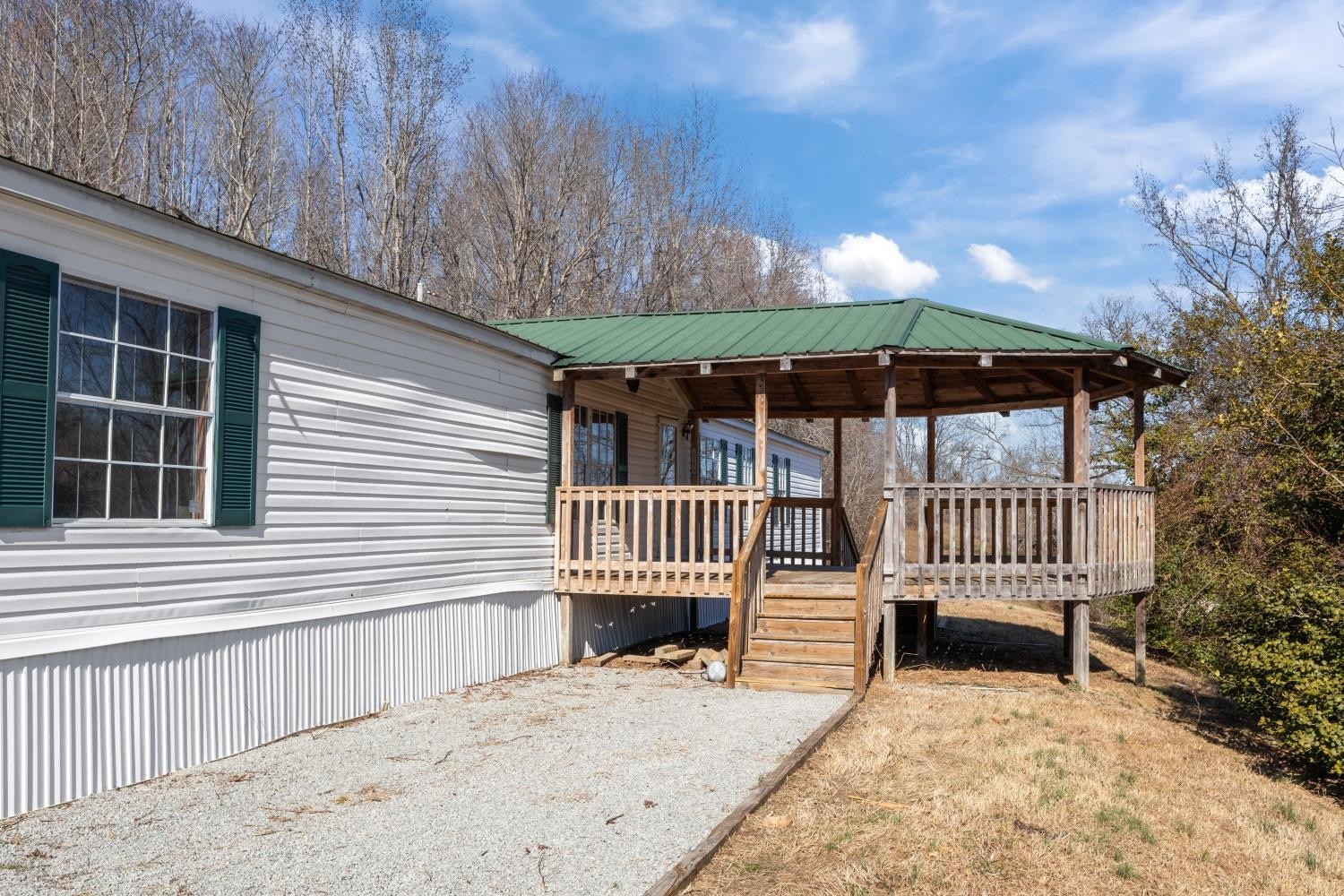 624 Nickletown Rd