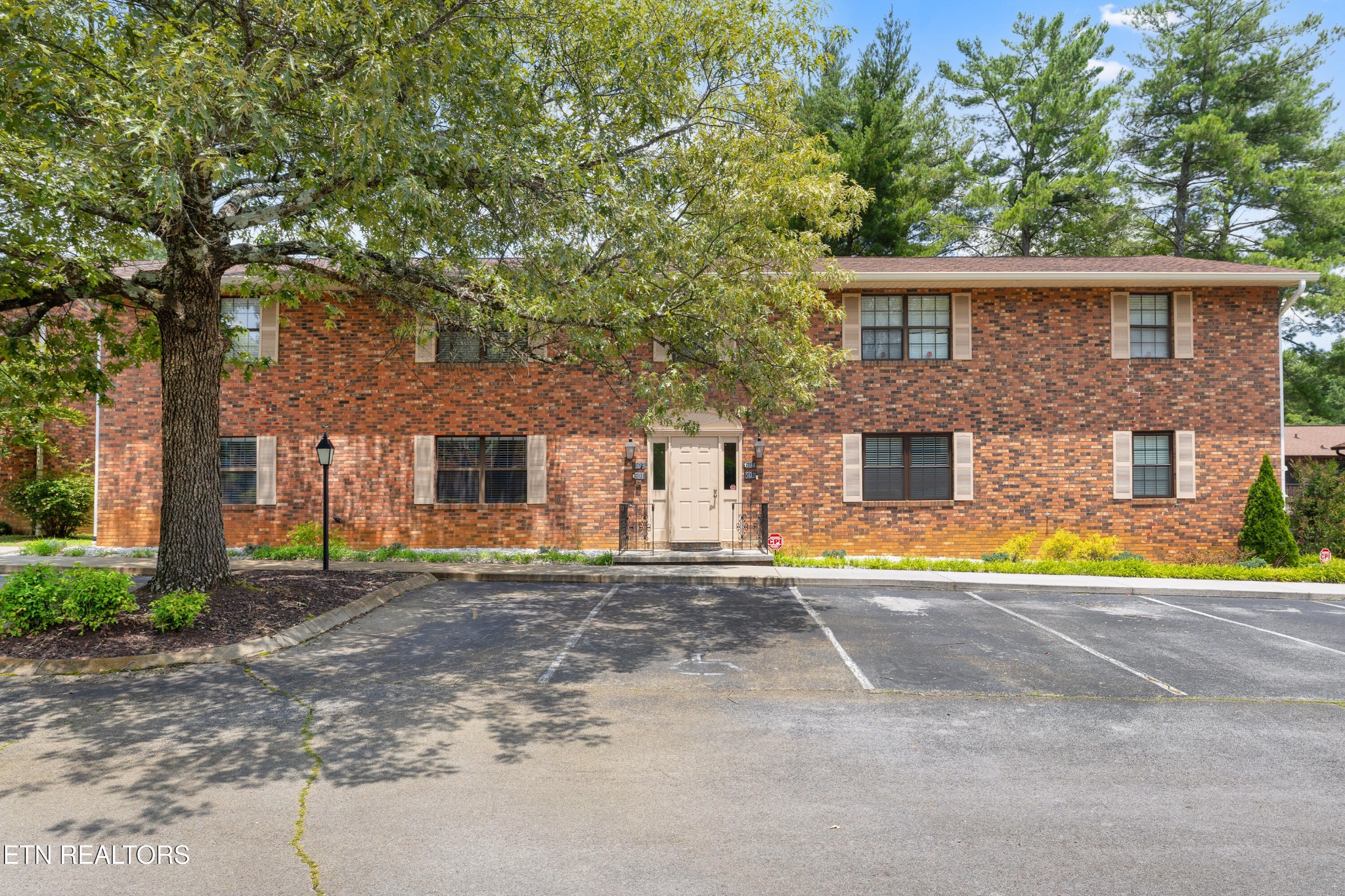 810 Highland Drive