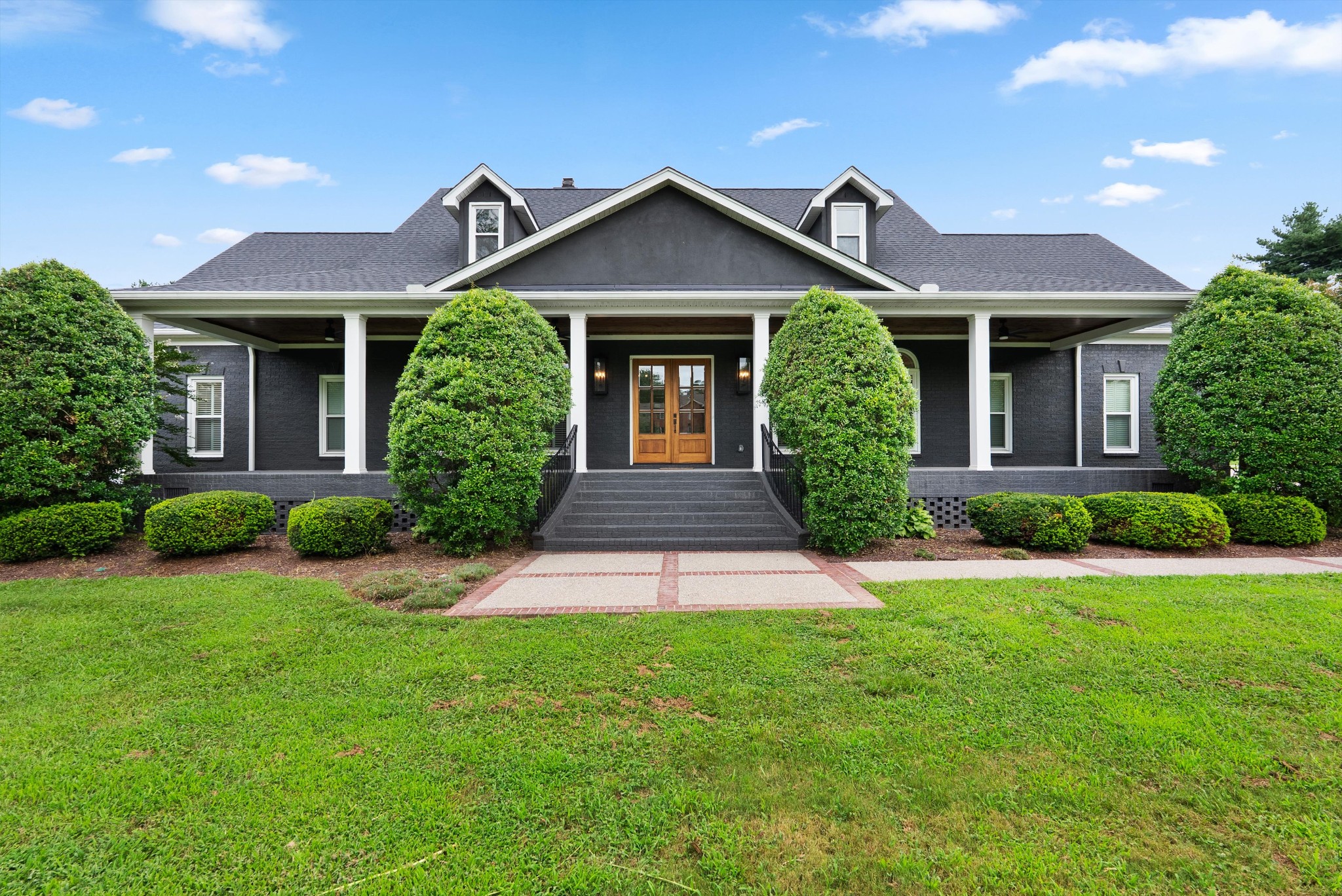 2245 Oakleaf Dr