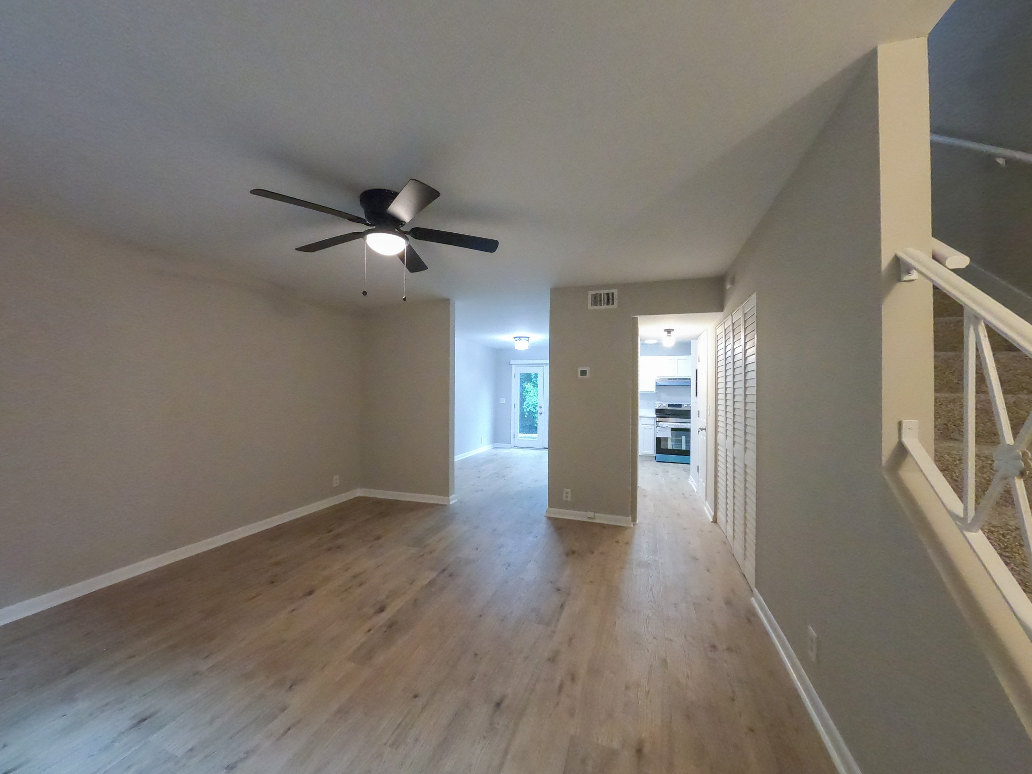 370 Wallace Rd