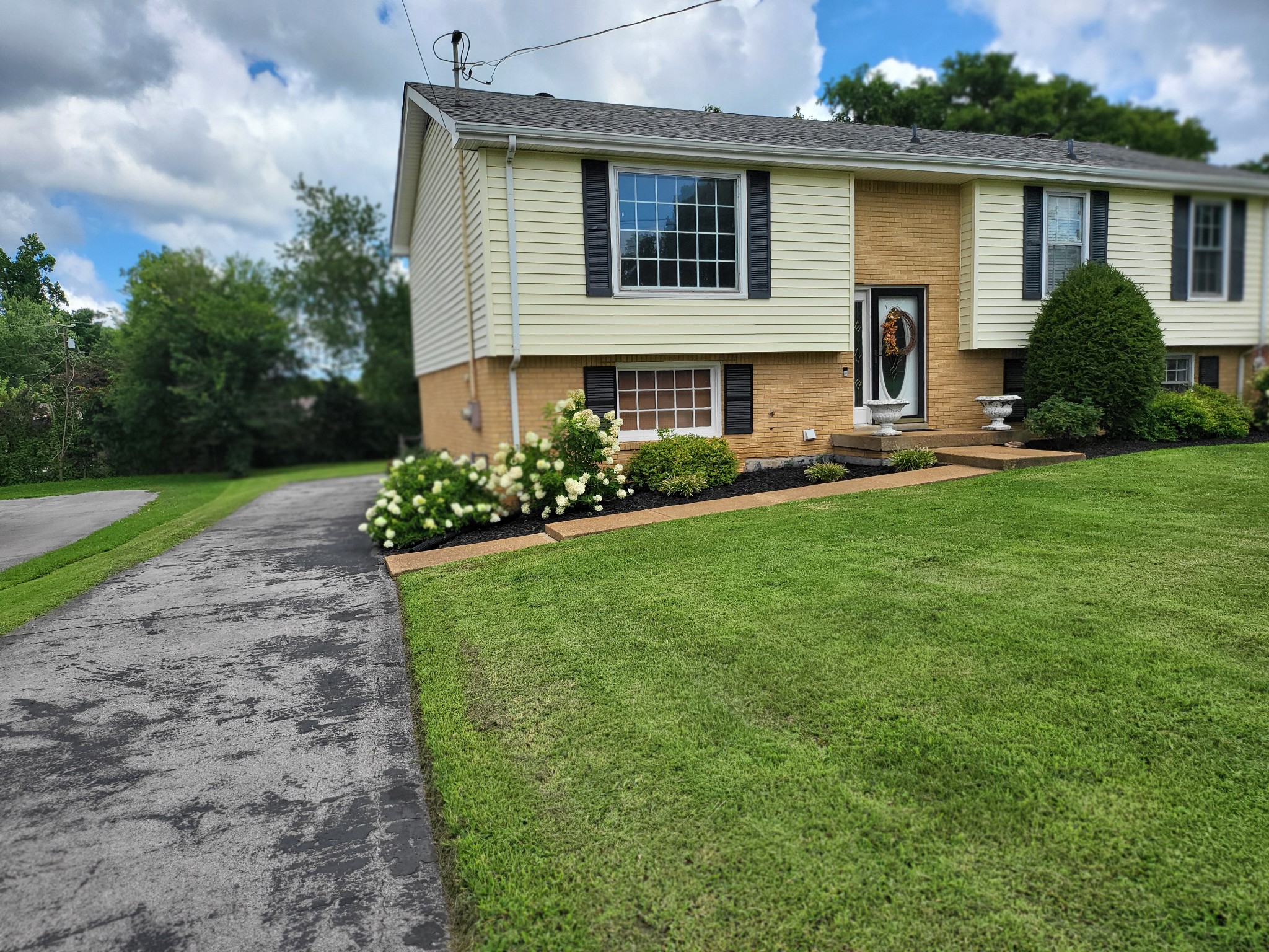 629 Dutchmans Dr