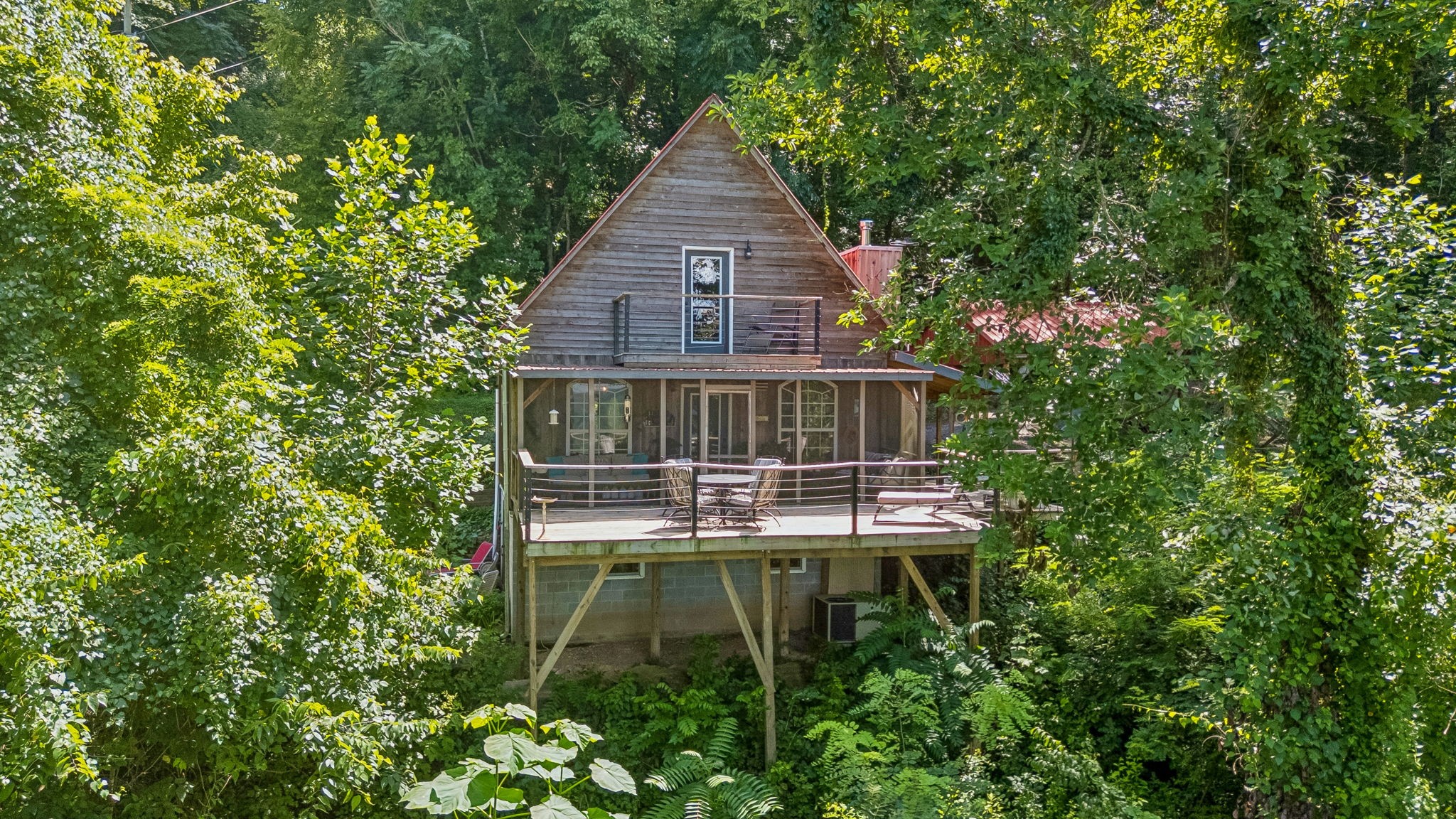 225 Grishom Ln