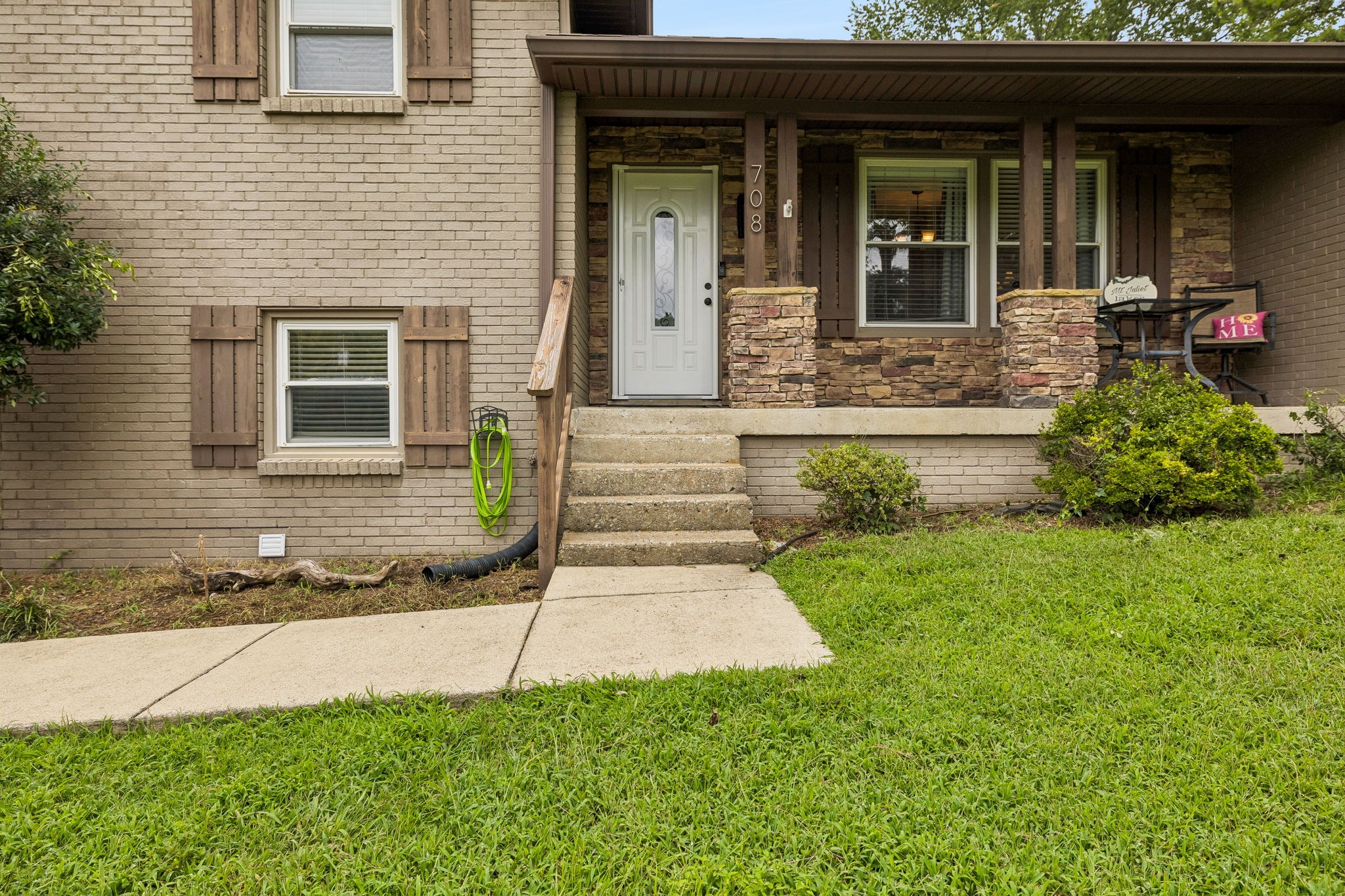 708 Glen Oaks Dr