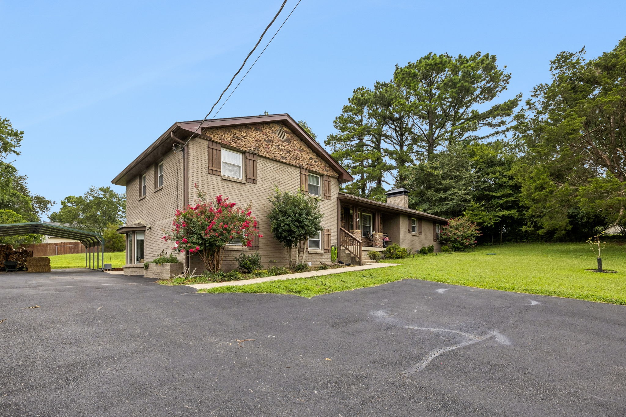 708 Glen Oaks Dr