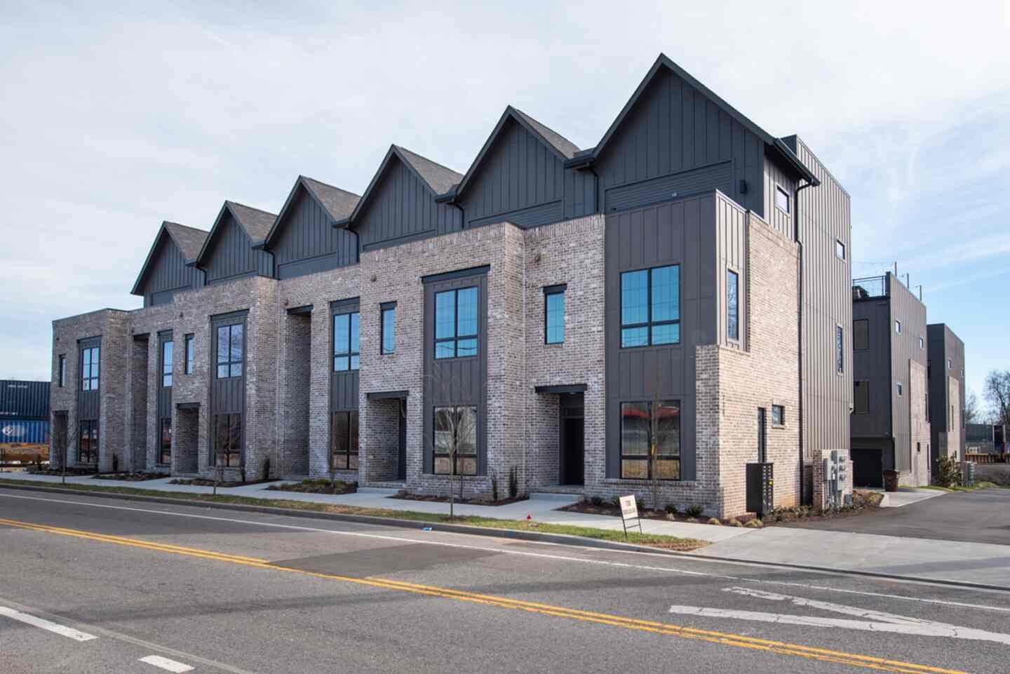 738 Douglas Ave