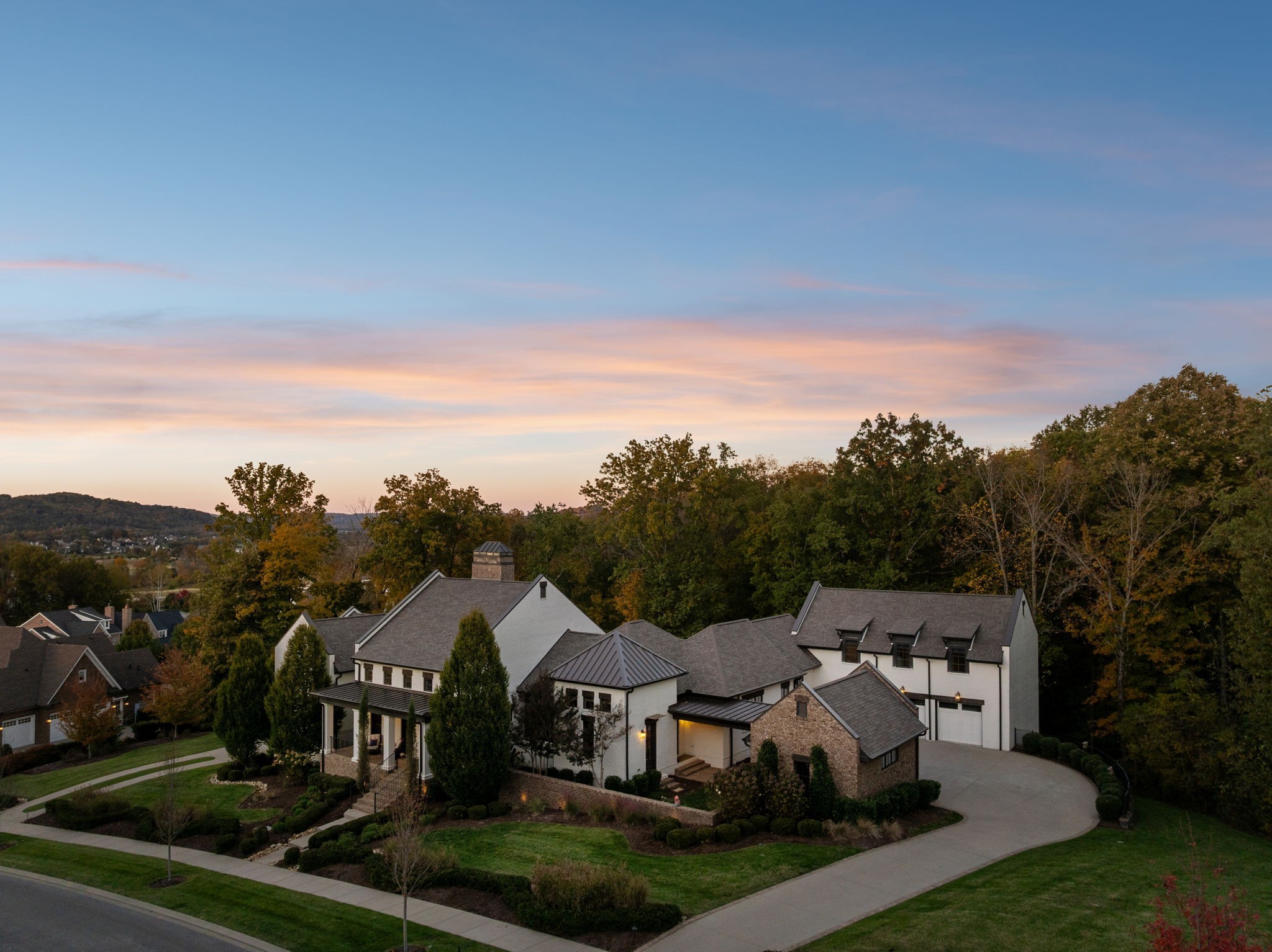 8100 Mountaintop Dr