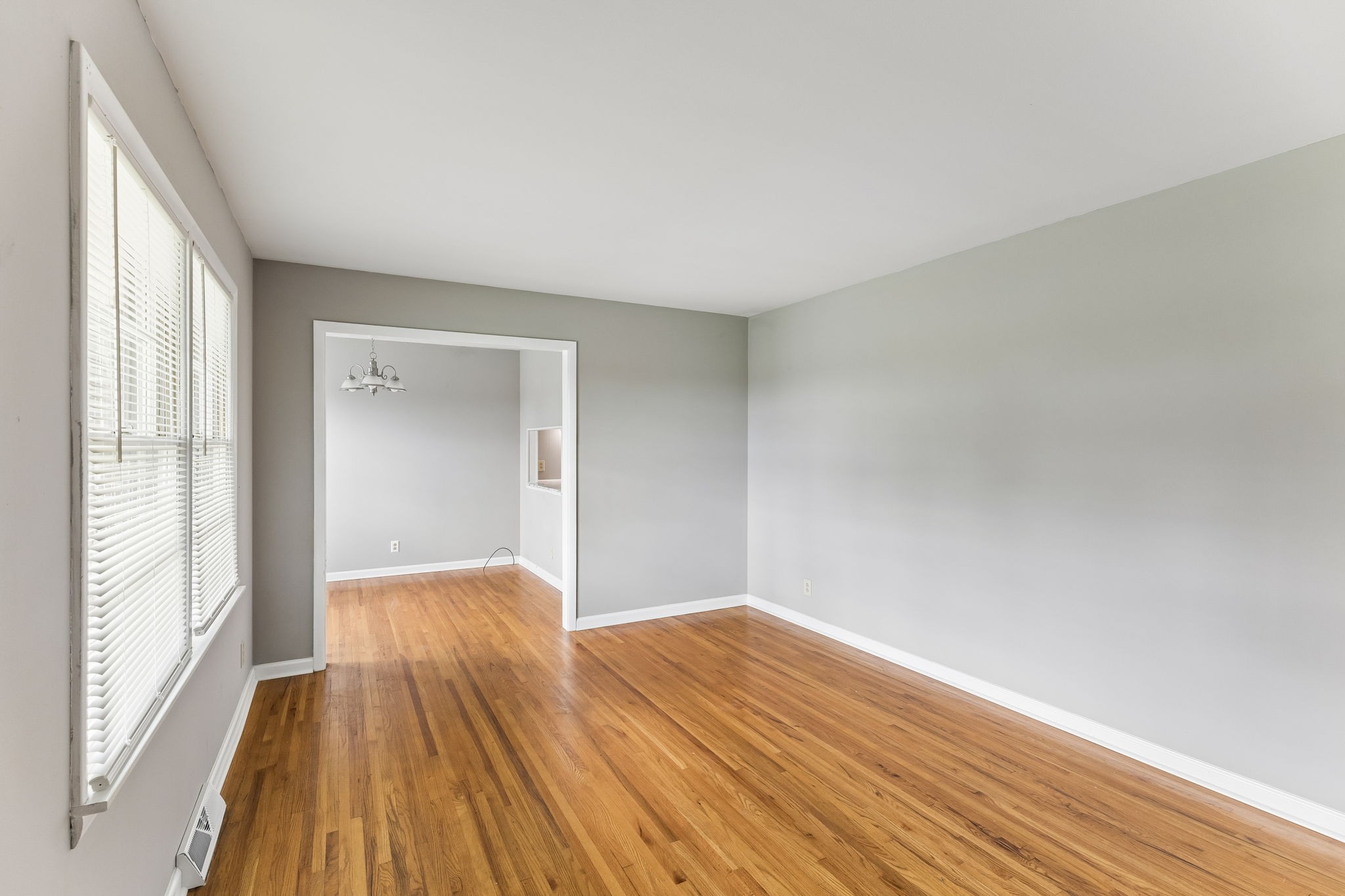 950 Fairlane Dr