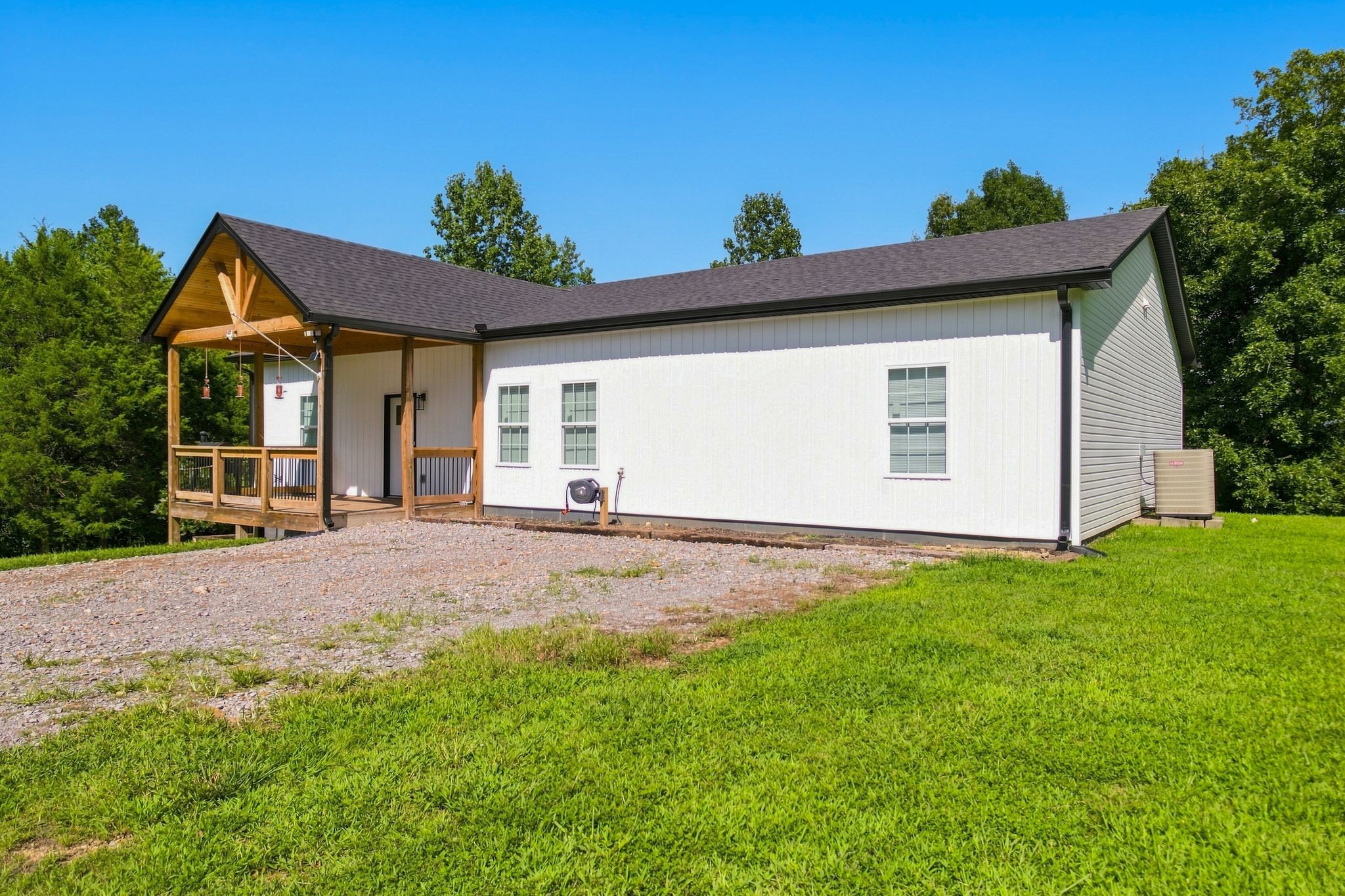 4251 Old Metal Rd